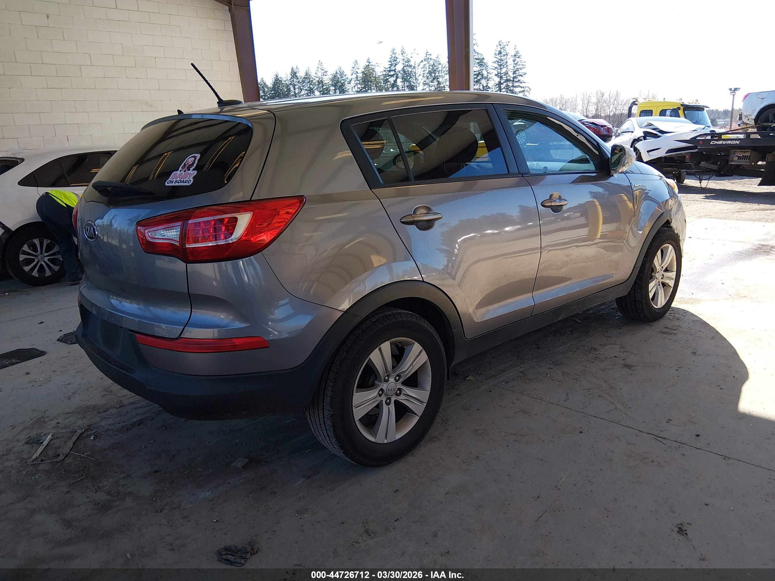 KIA SPORTAGE image 4