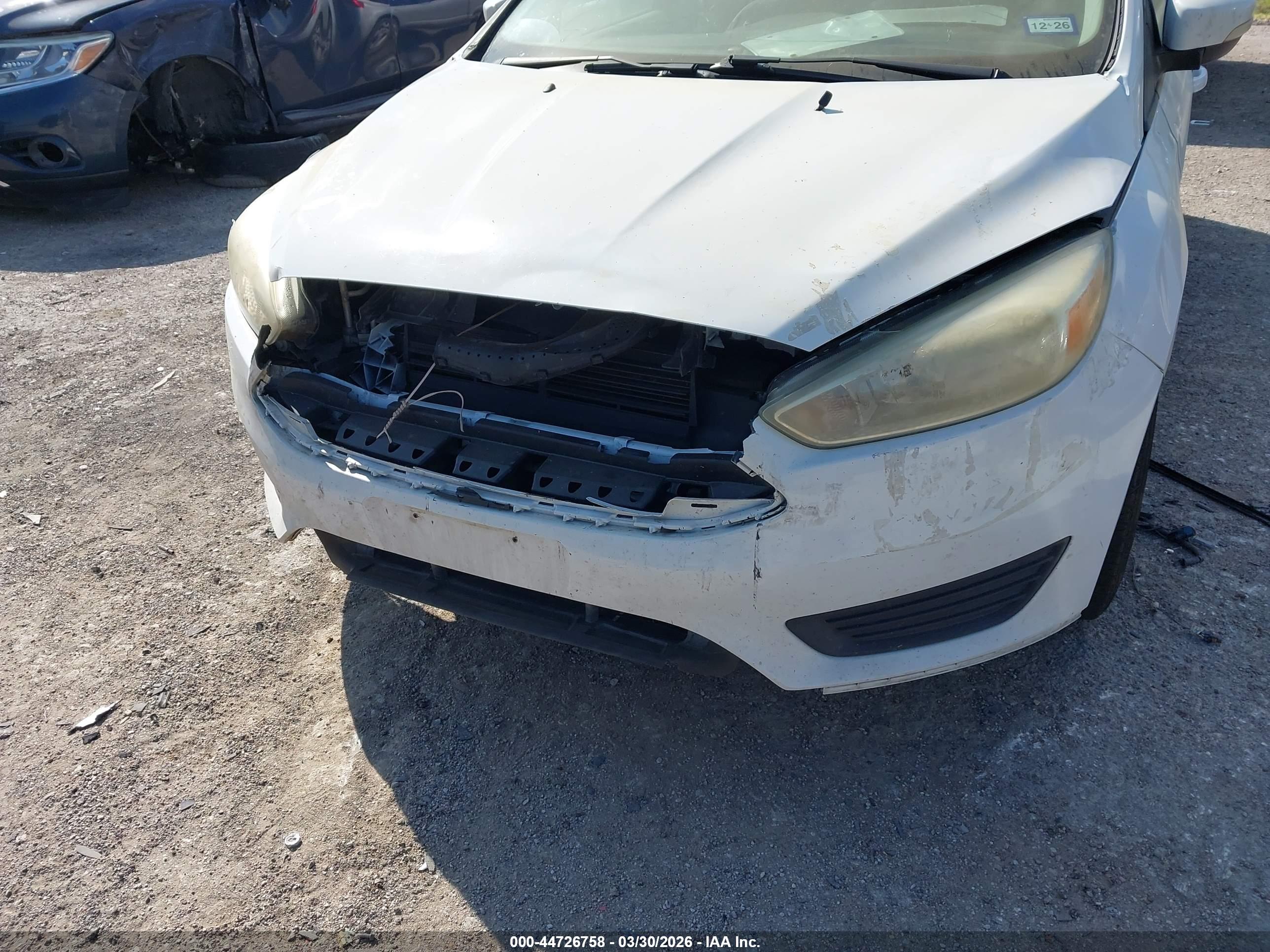 FORD FOCUS image 6