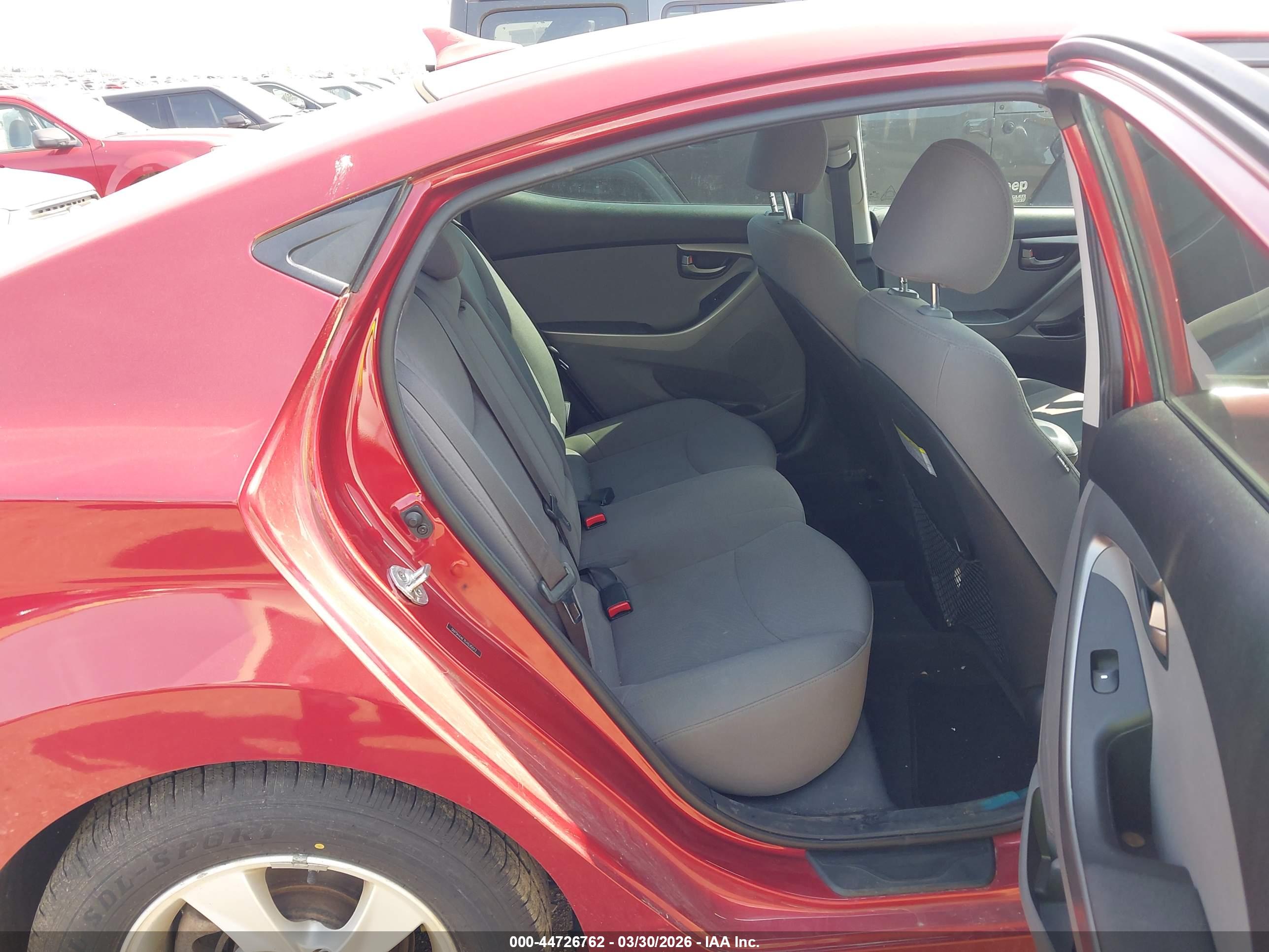 HYUNDAI ELANTRA image 8