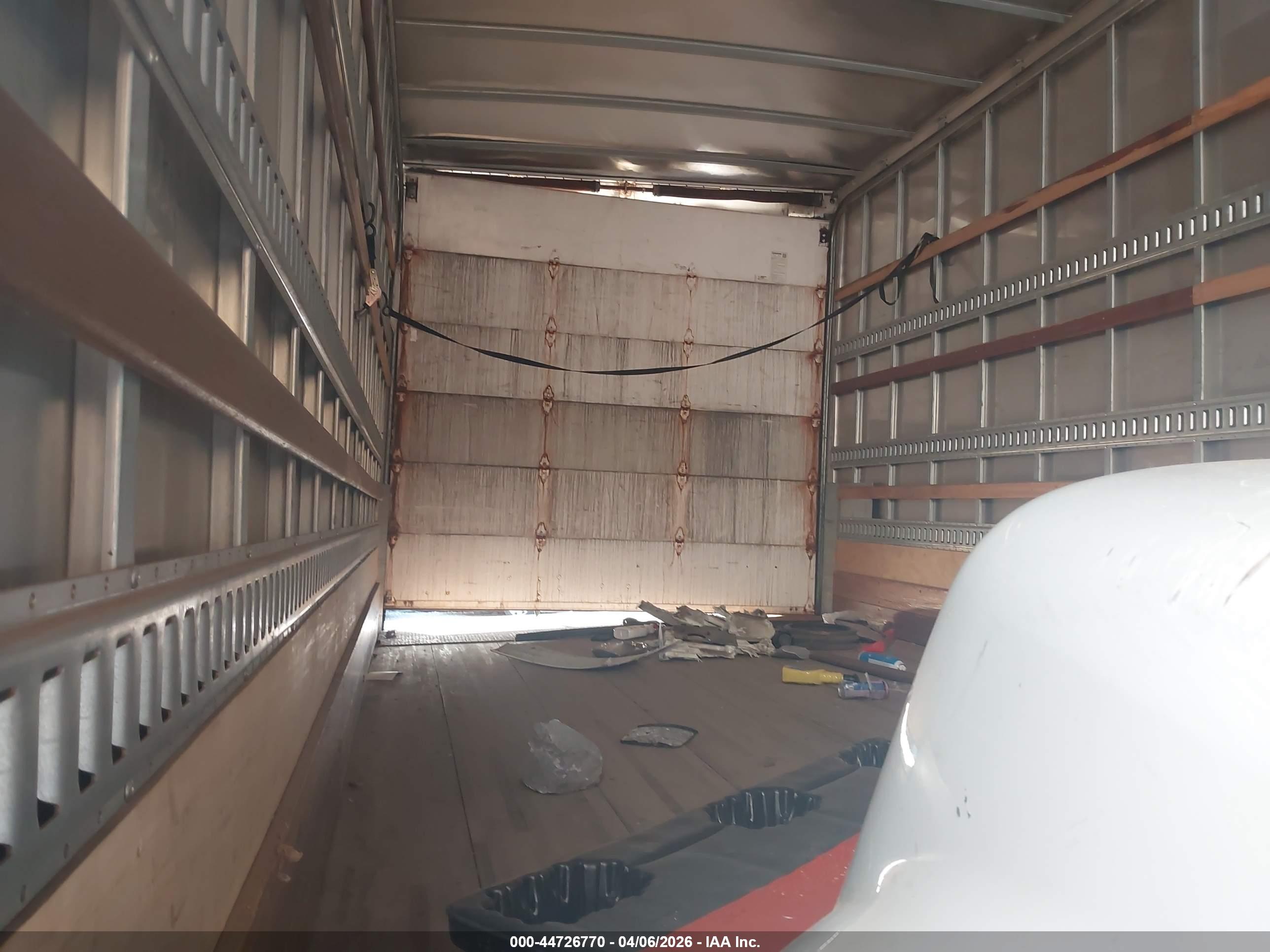 FREIGHTLINER M2 image 7