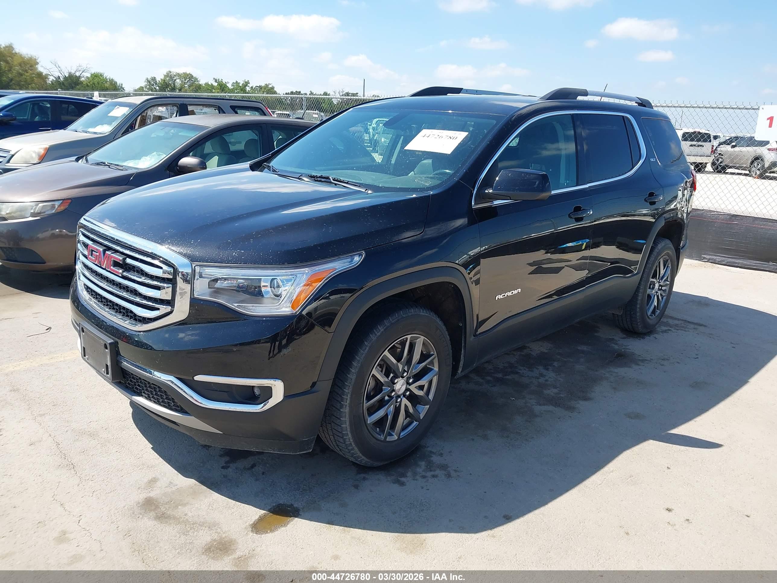 GMC ACADIA image 2