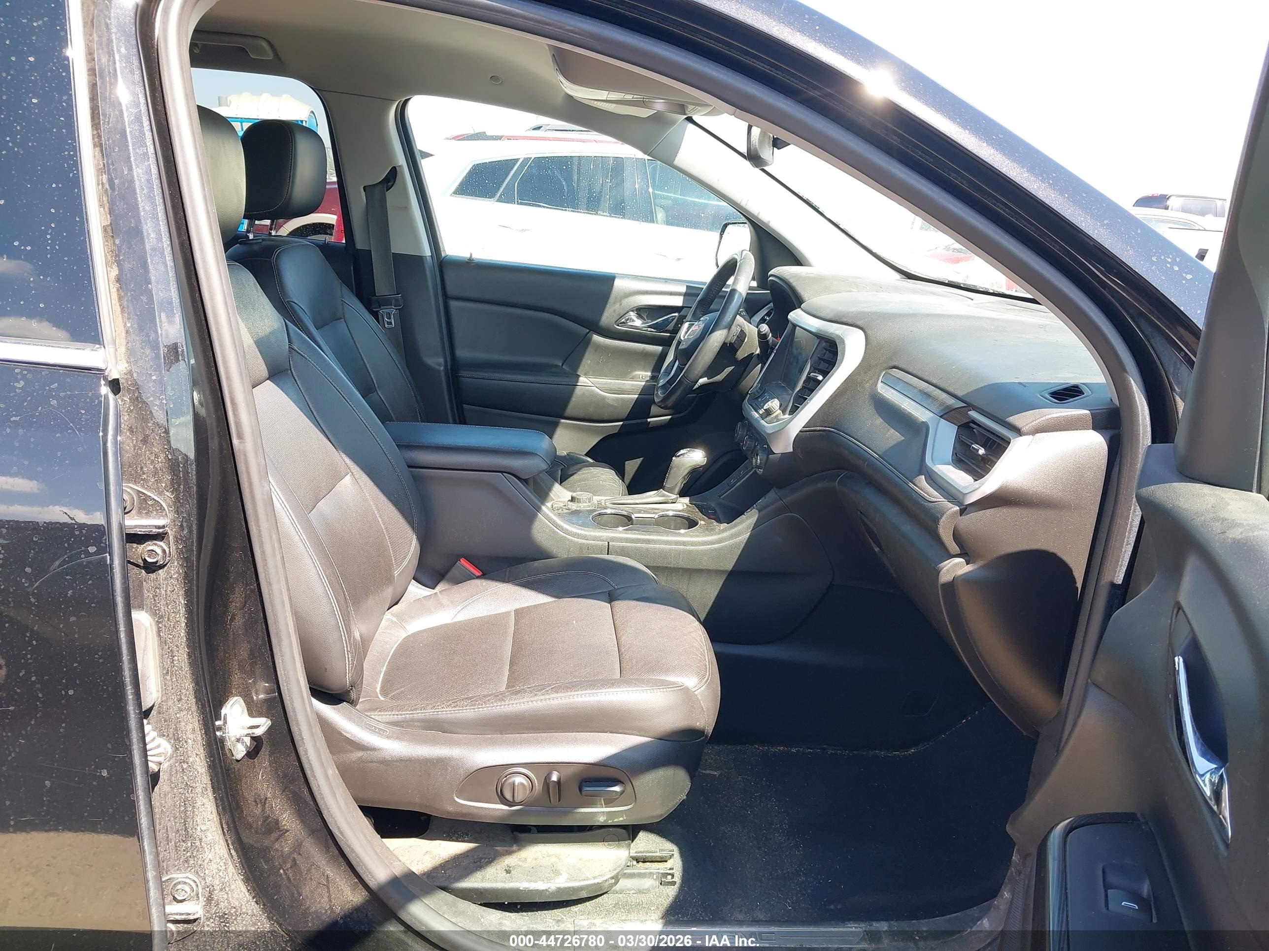 GMC ACADIA image 5