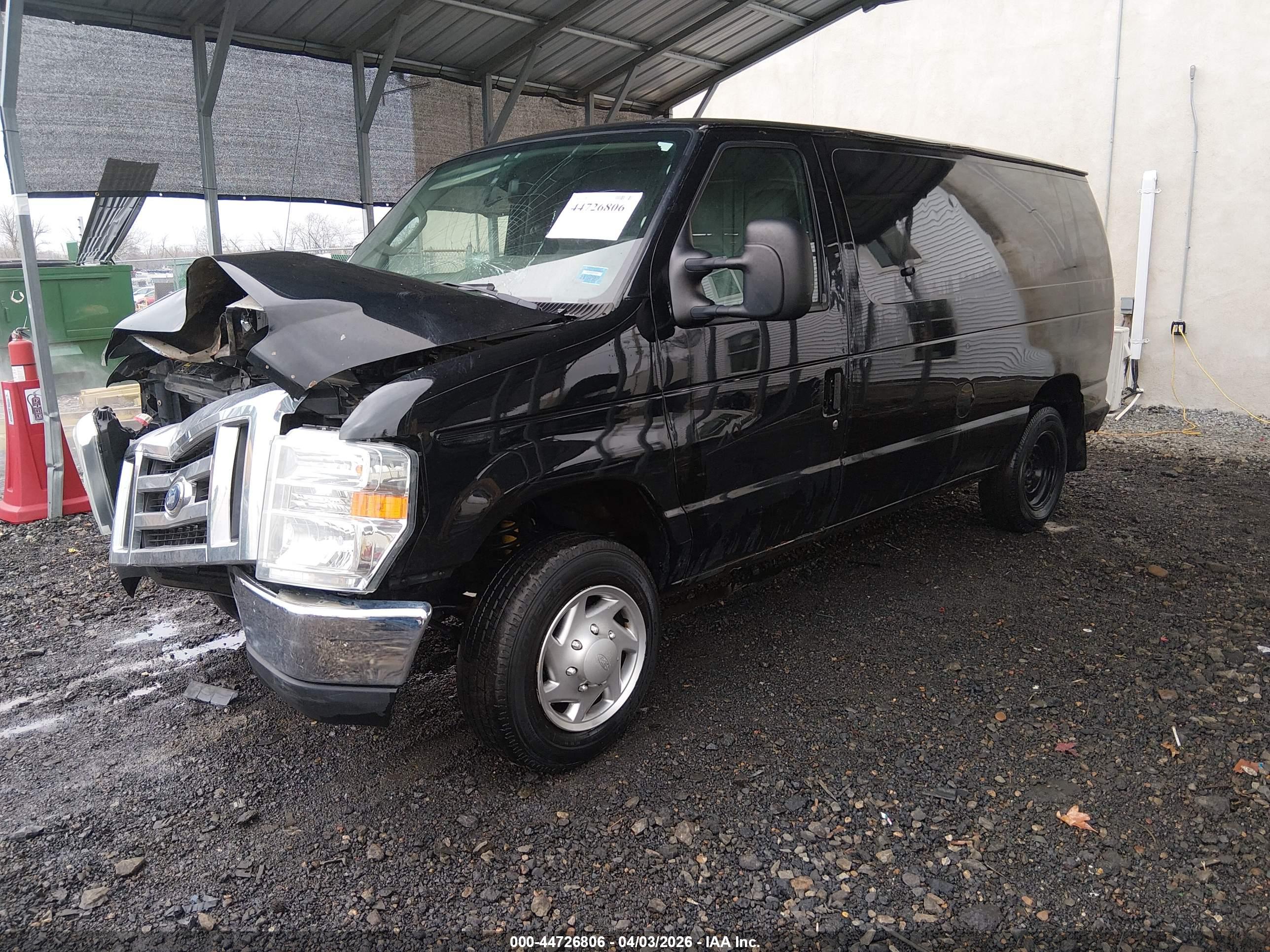 FORD E-150 image 2