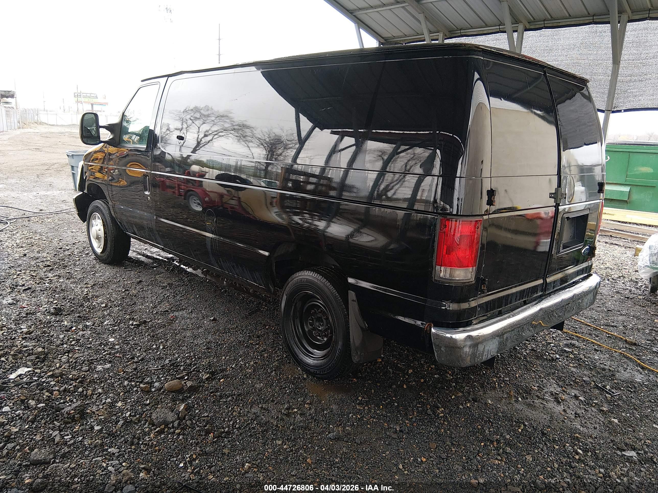 FORD E-150 image 3