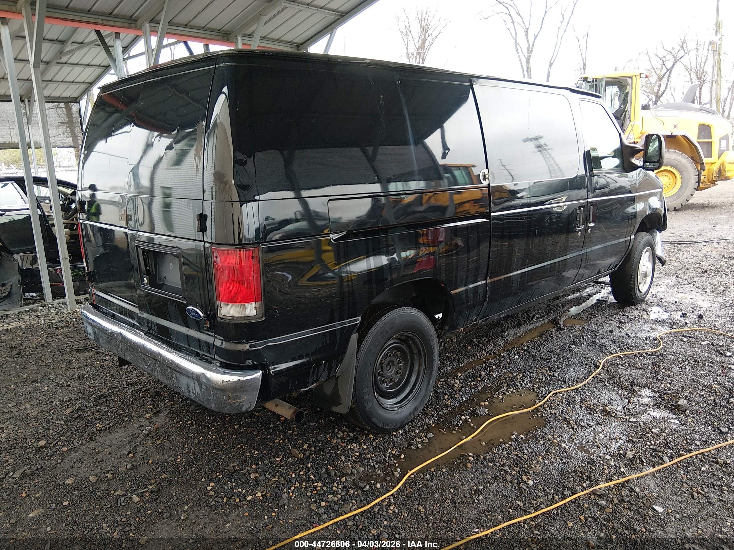 FORD E-150 image 4
