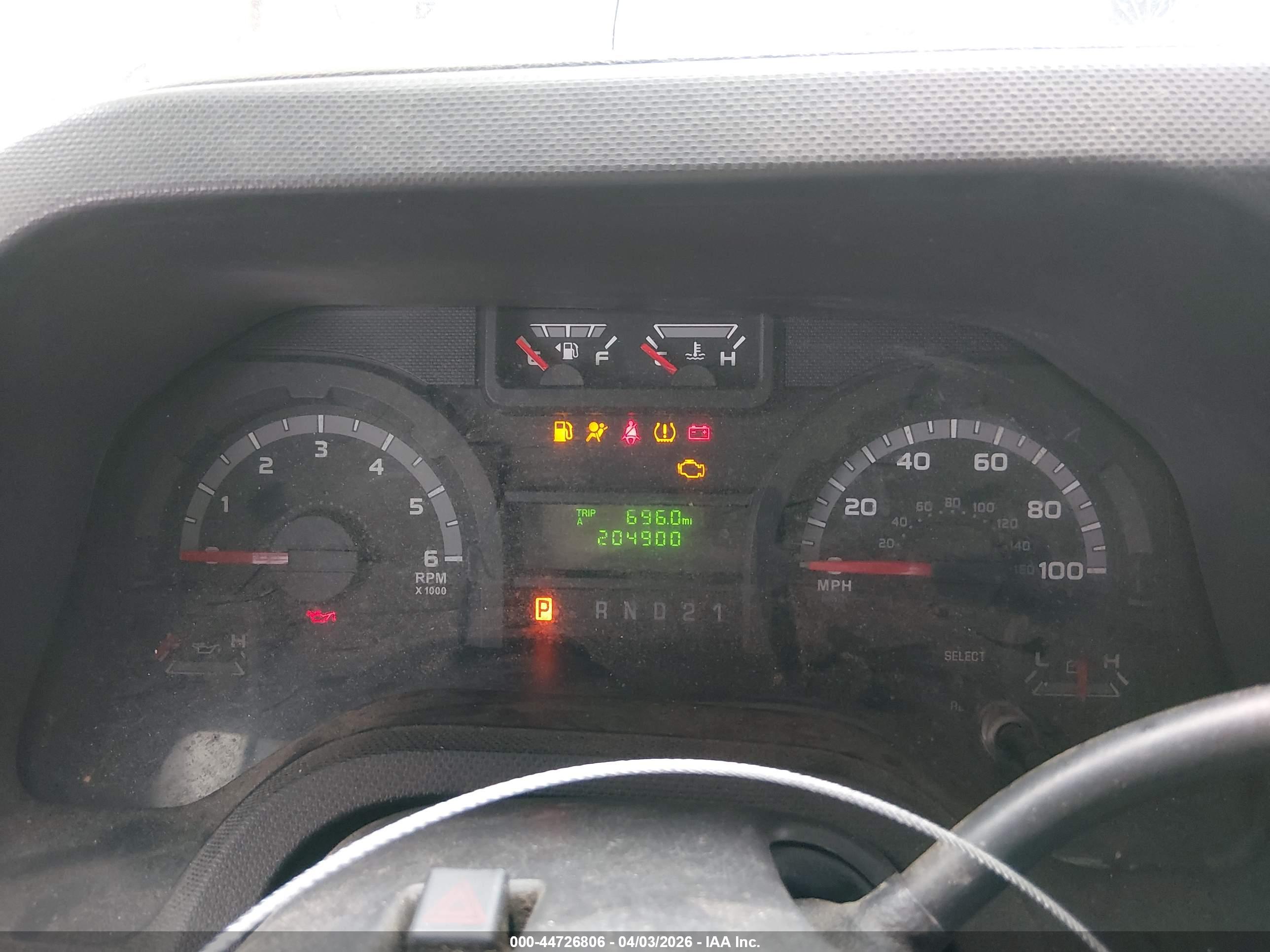 FORD E-150 image 7