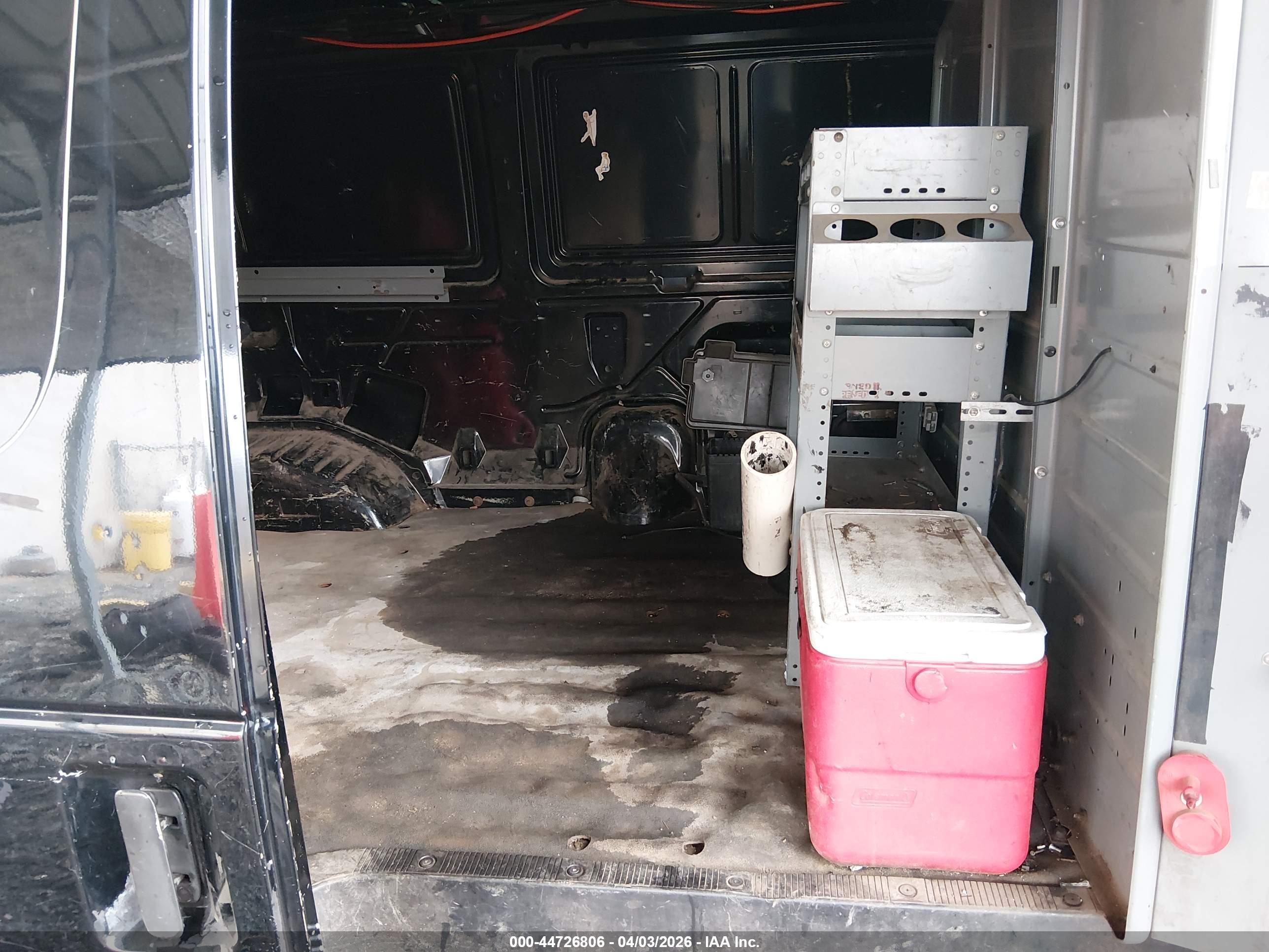 FORD E-150 image 8