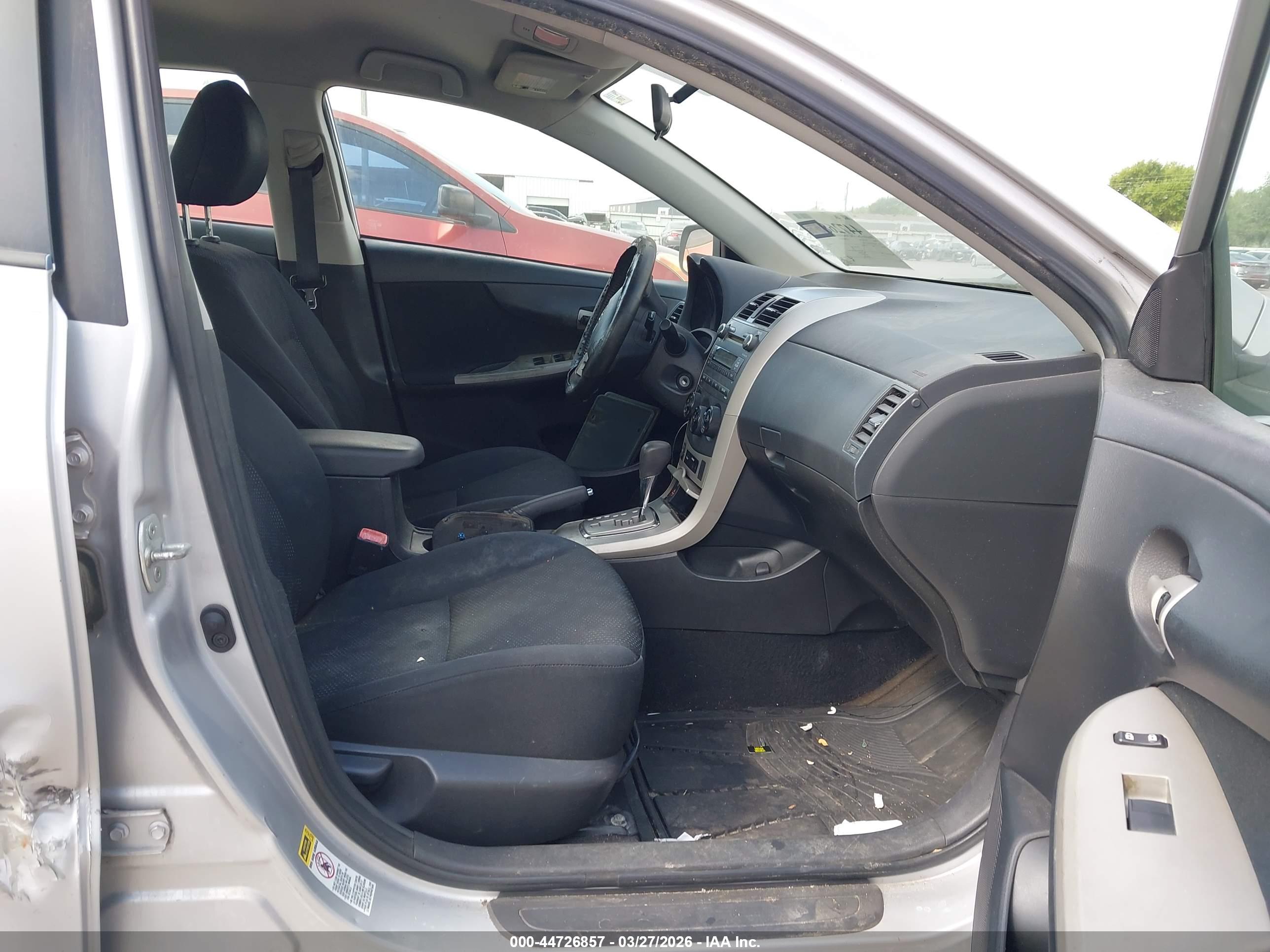 TOYOTA COROLLA image 5