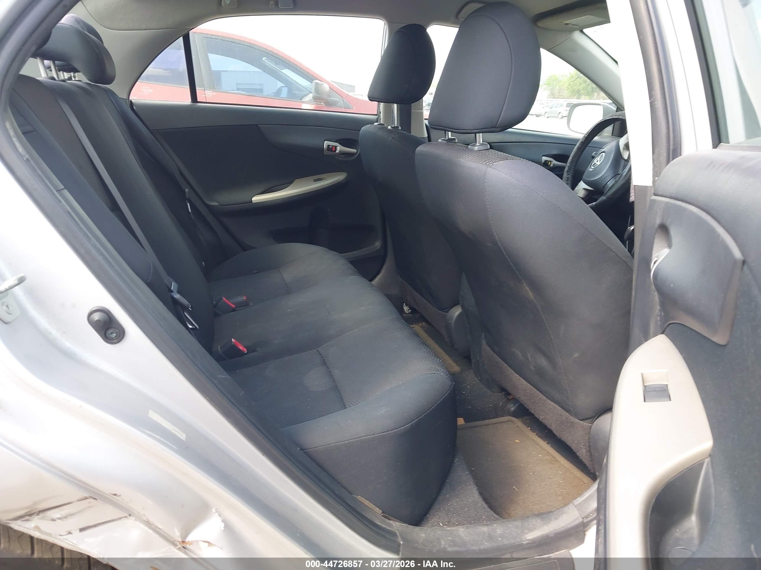 TOYOTA COROLLA image 8