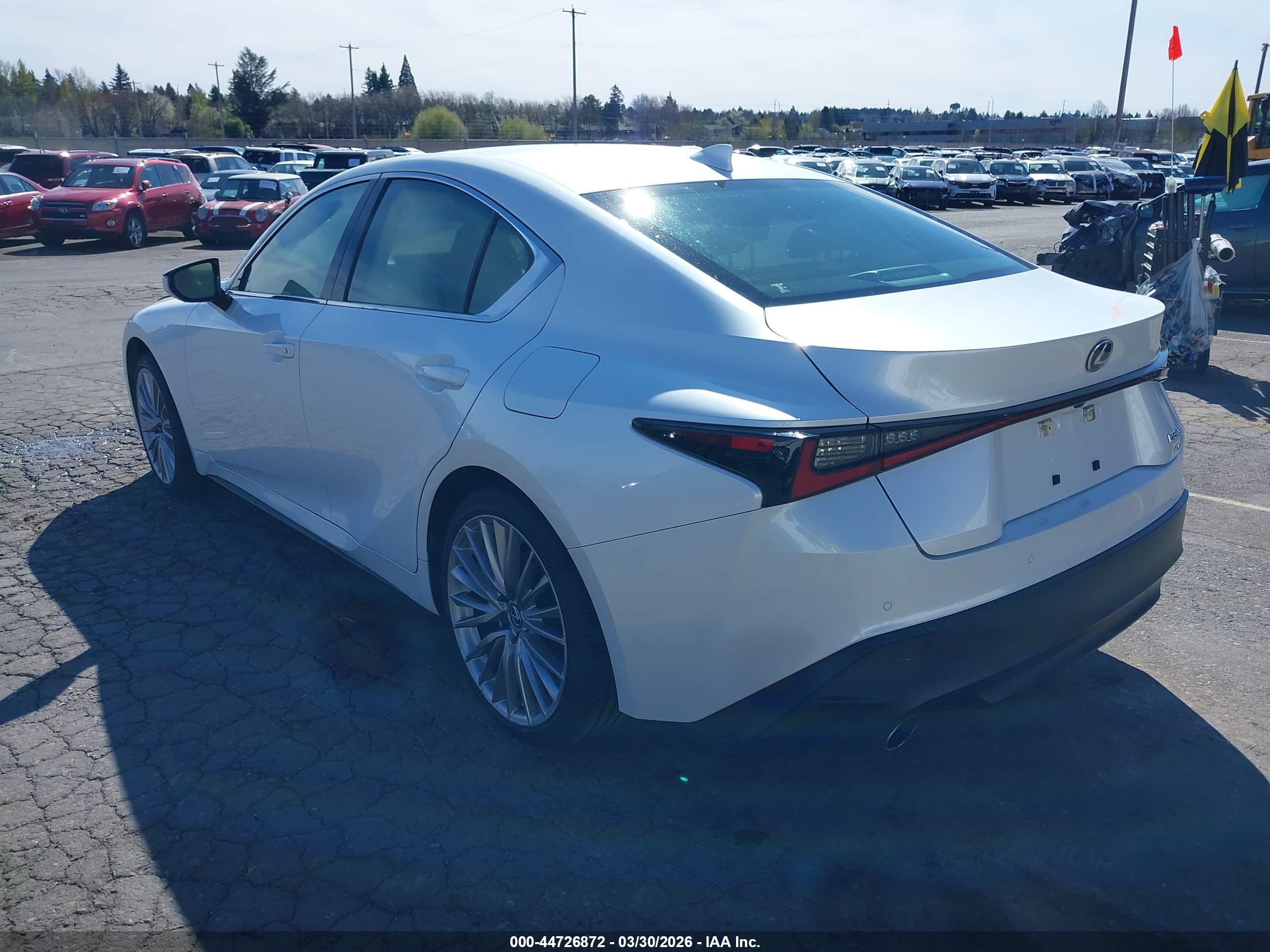 LEXUS IS image 3