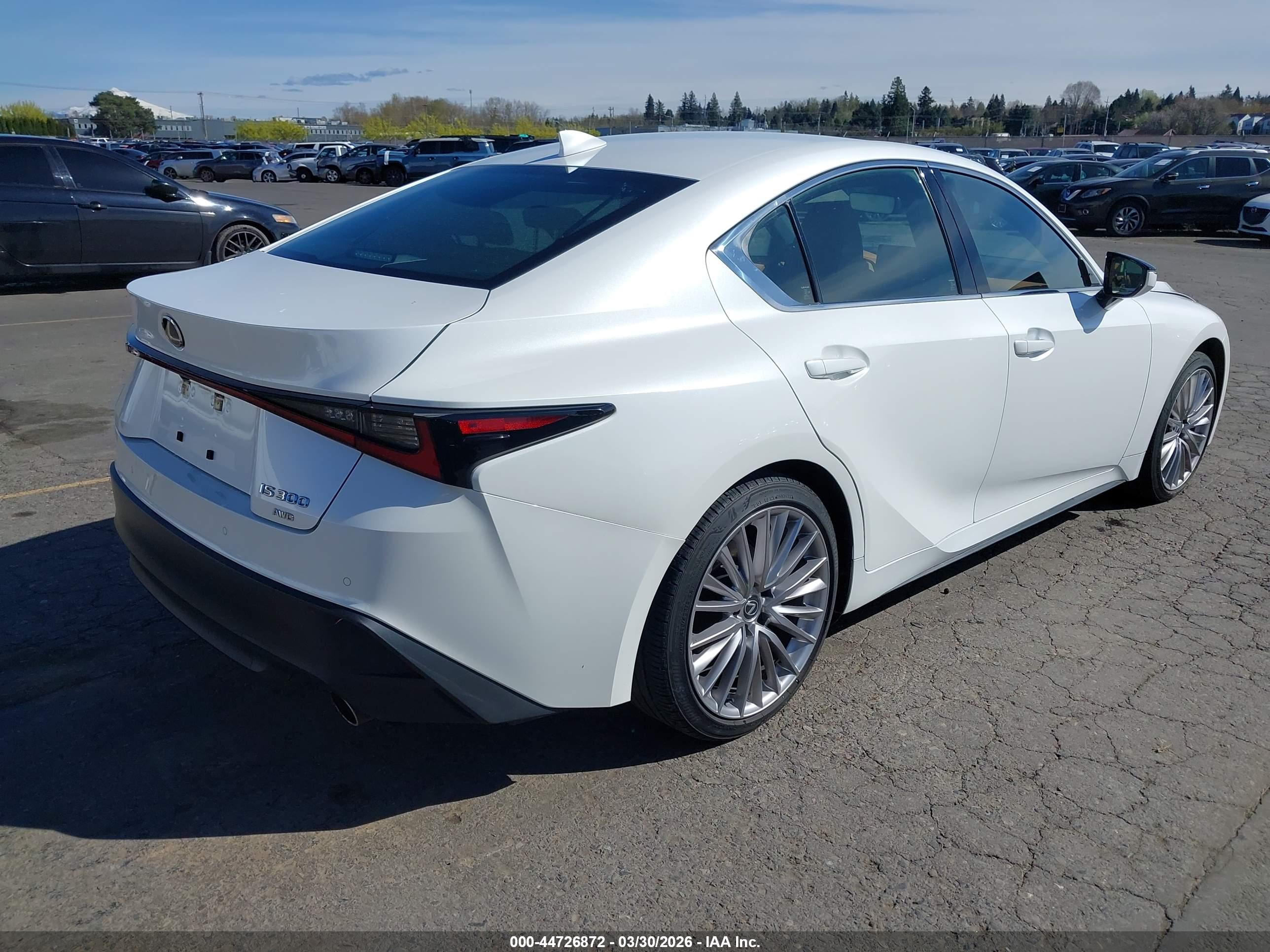 LEXUS IS image 4