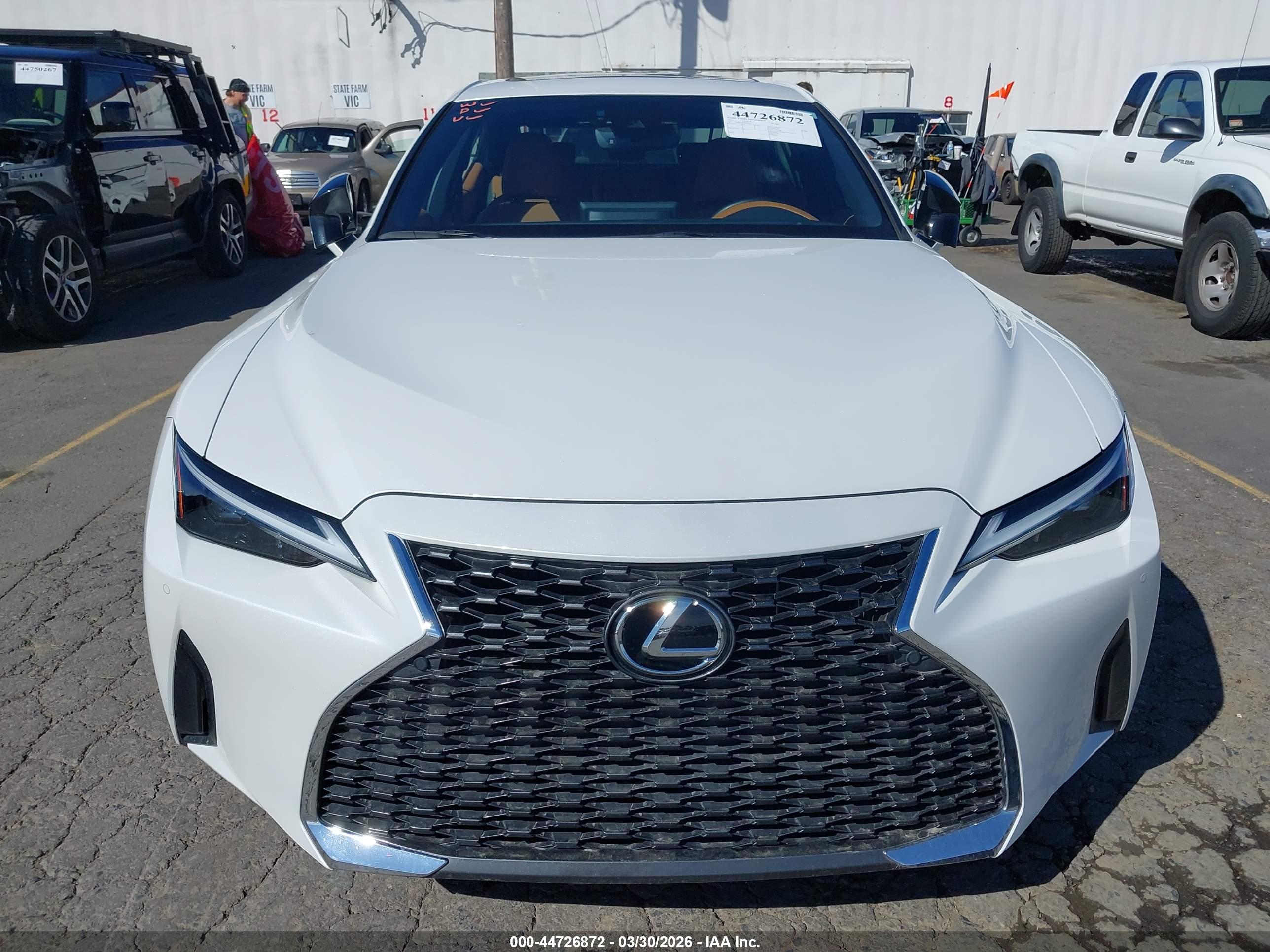 LEXUS IS image 6