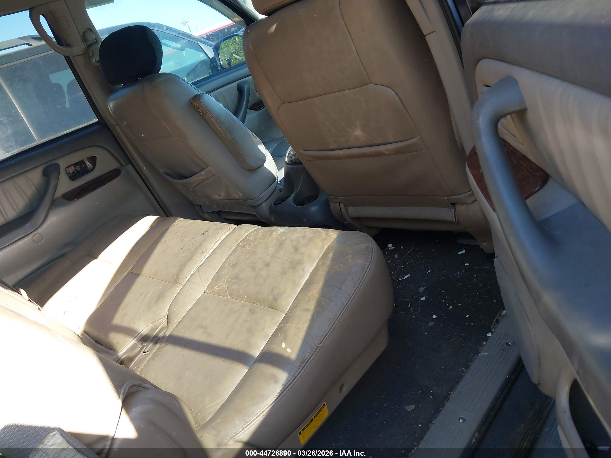 TOYOTA SEQUOIA image 8