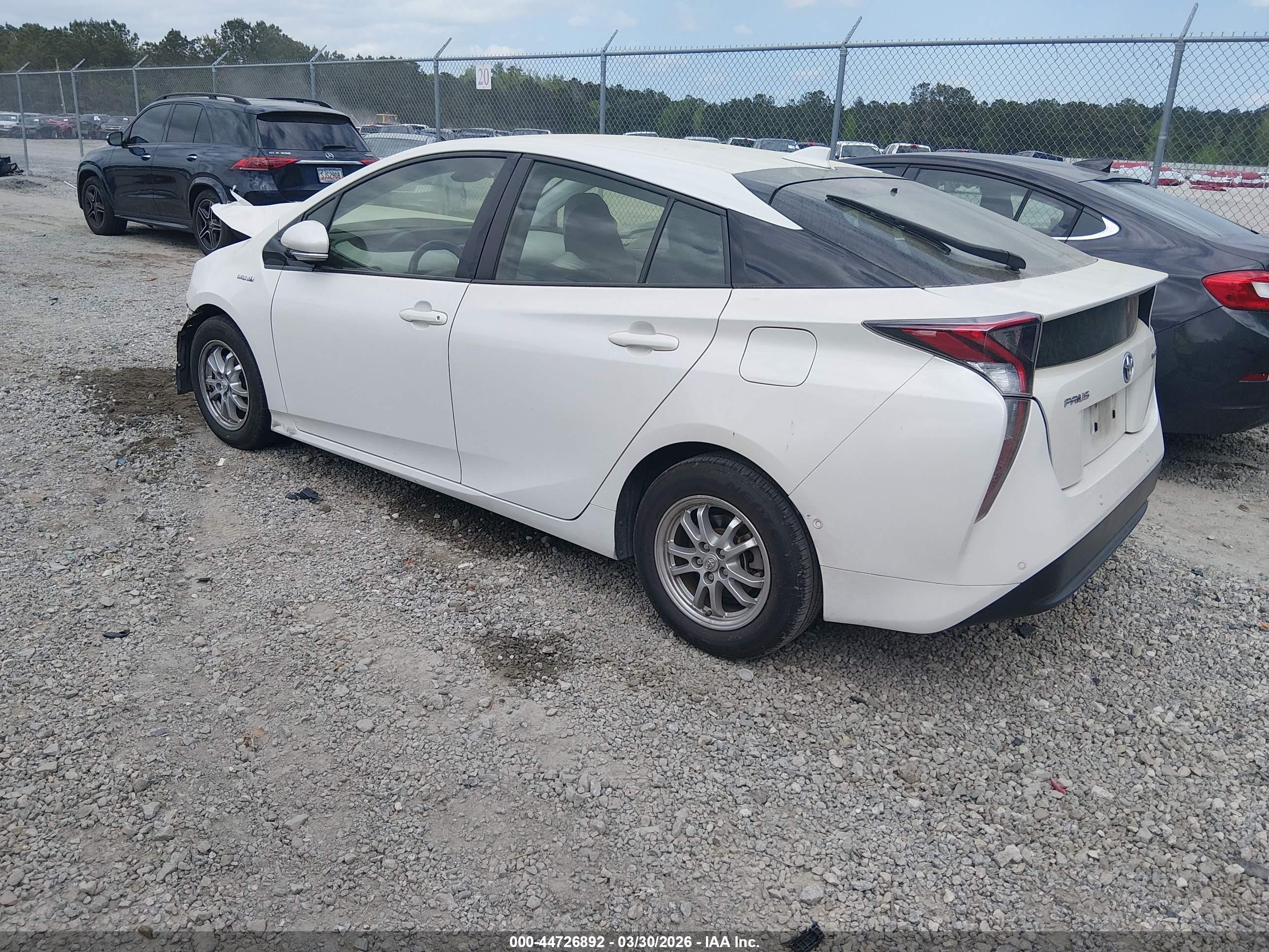 TOYOTA PRIUS image 3