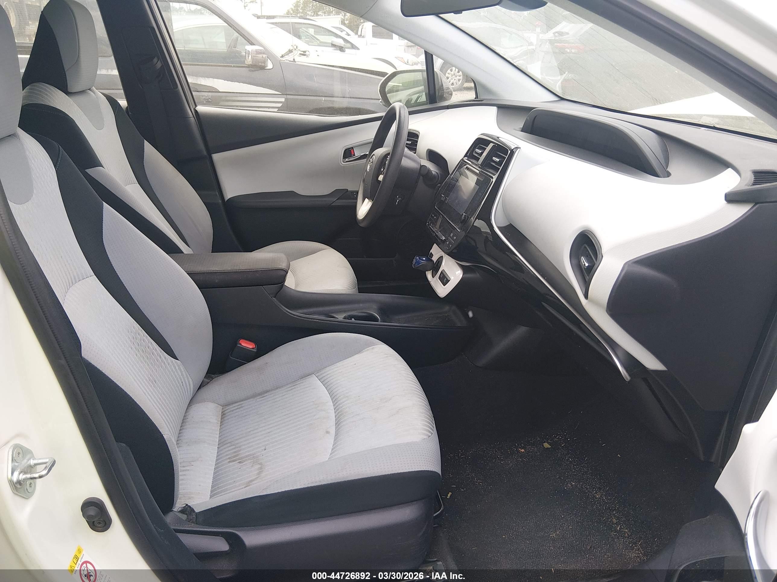 TOYOTA PRIUS image 5