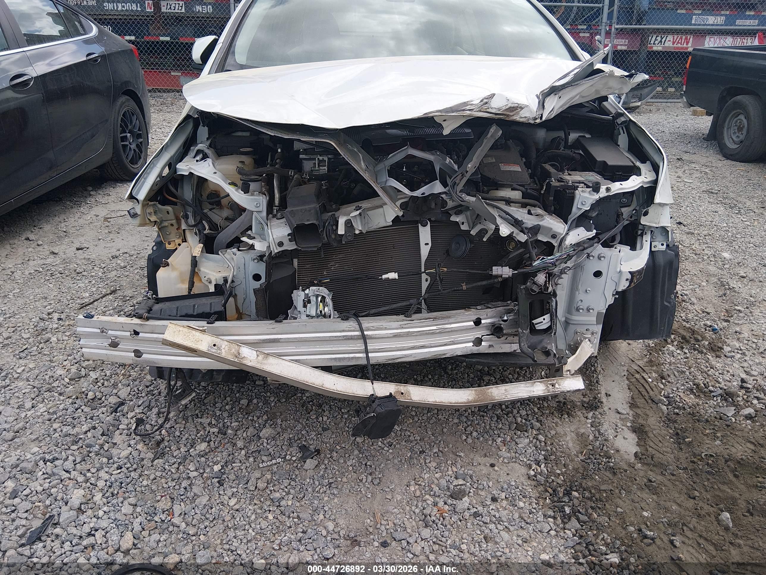 TOYOTA PRIUS image 6