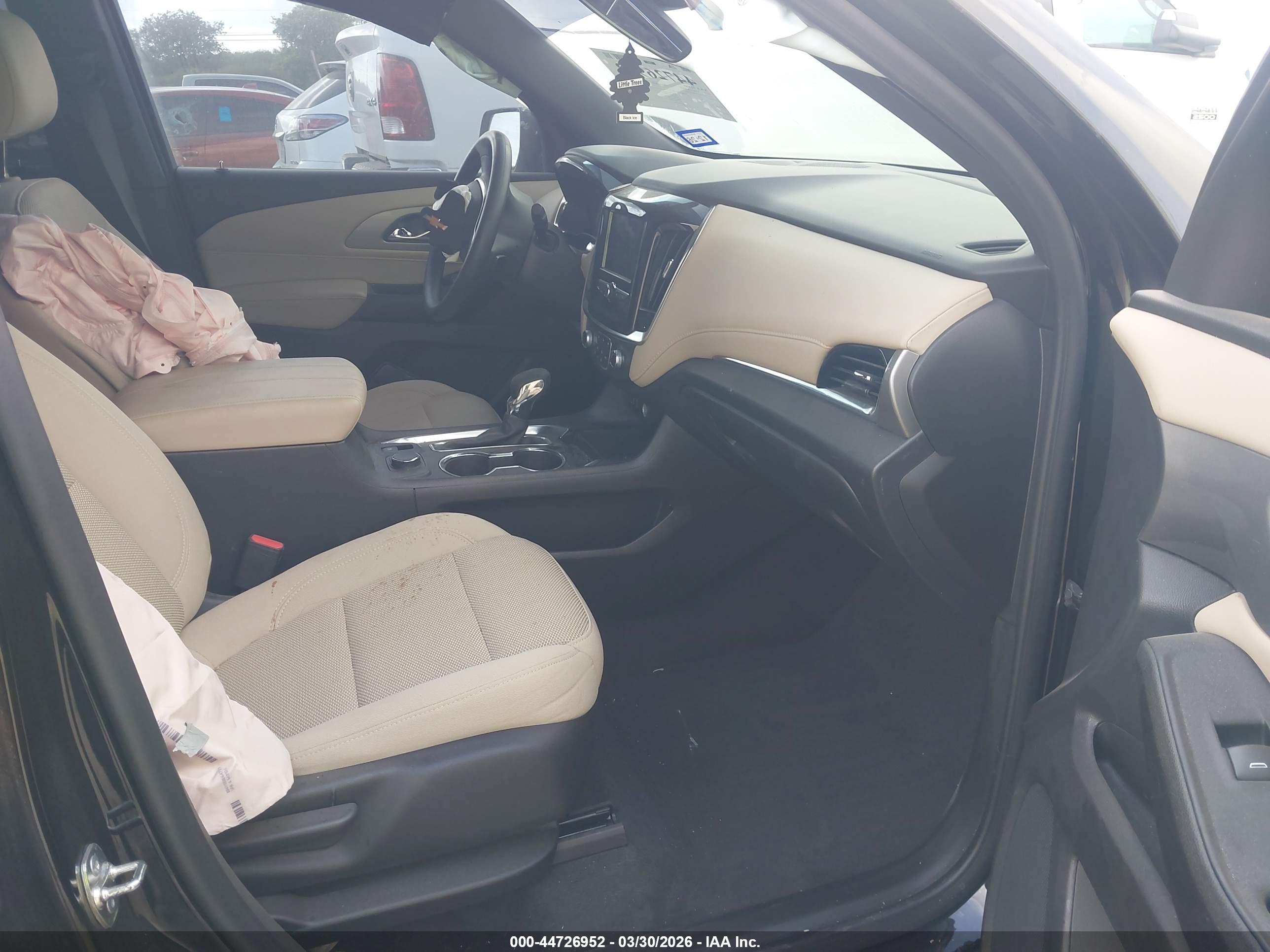 CHEVROLET TRAVERSE image 5