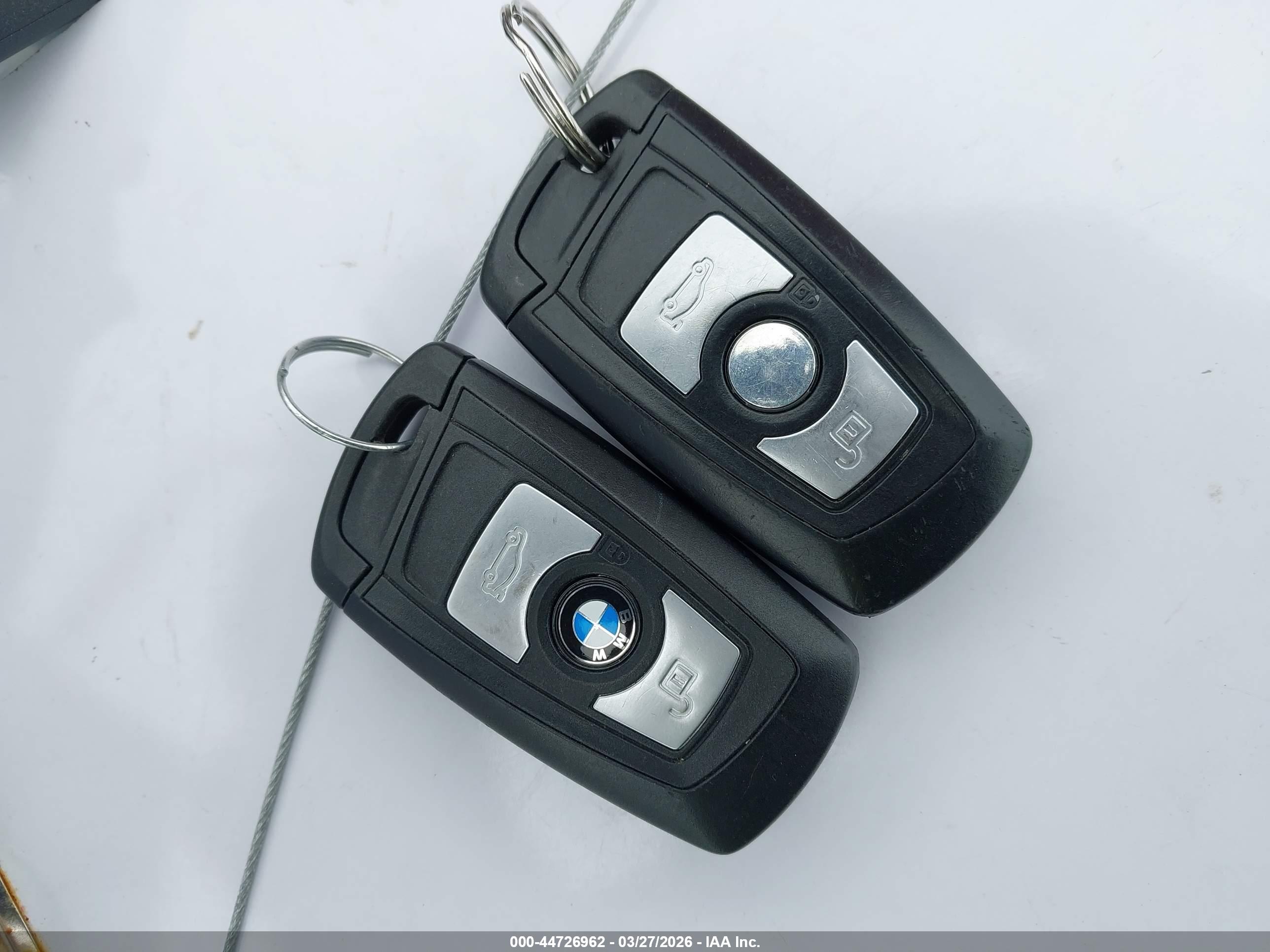BMW 320I image 11