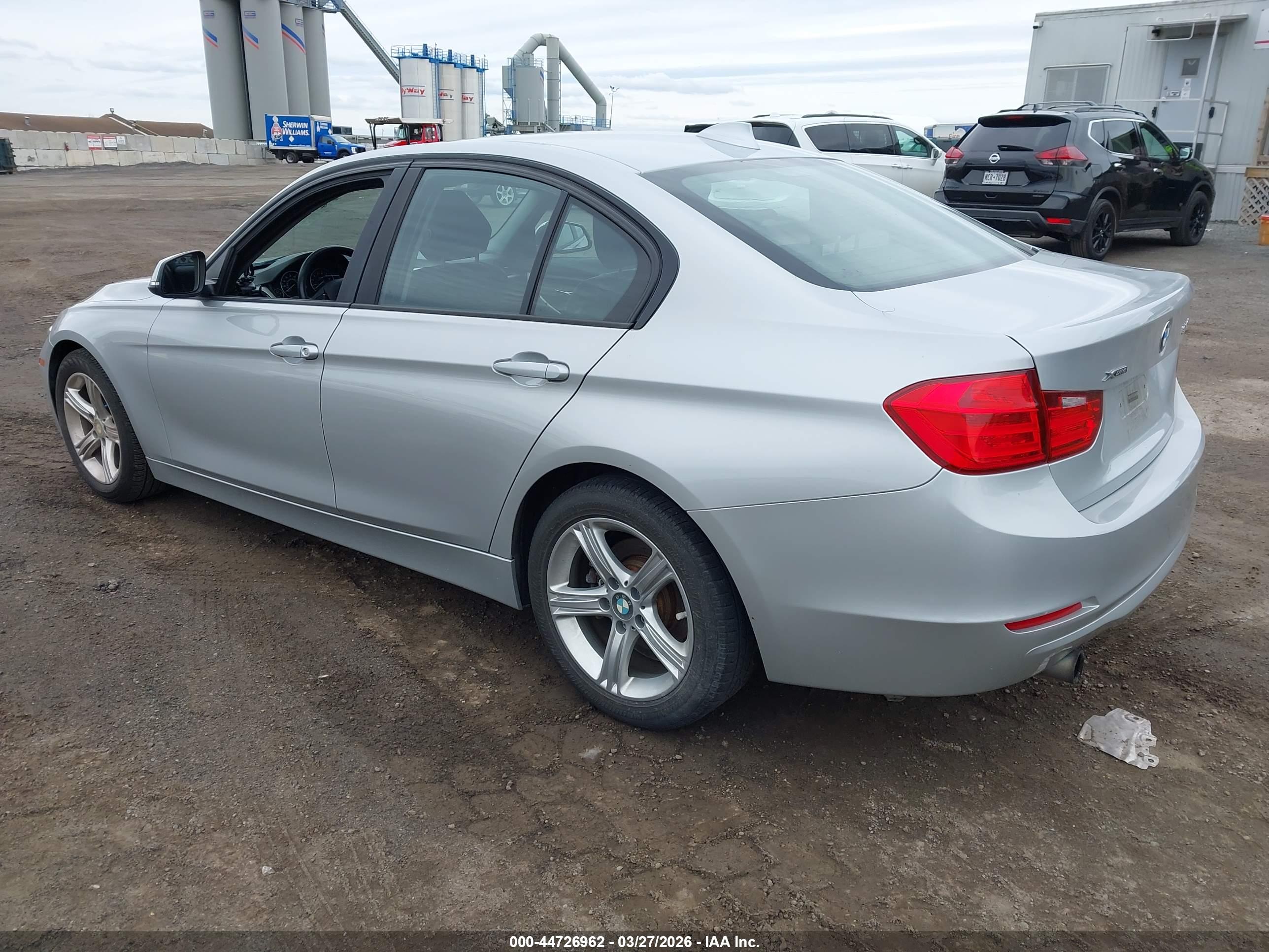 BMW 320I image 3