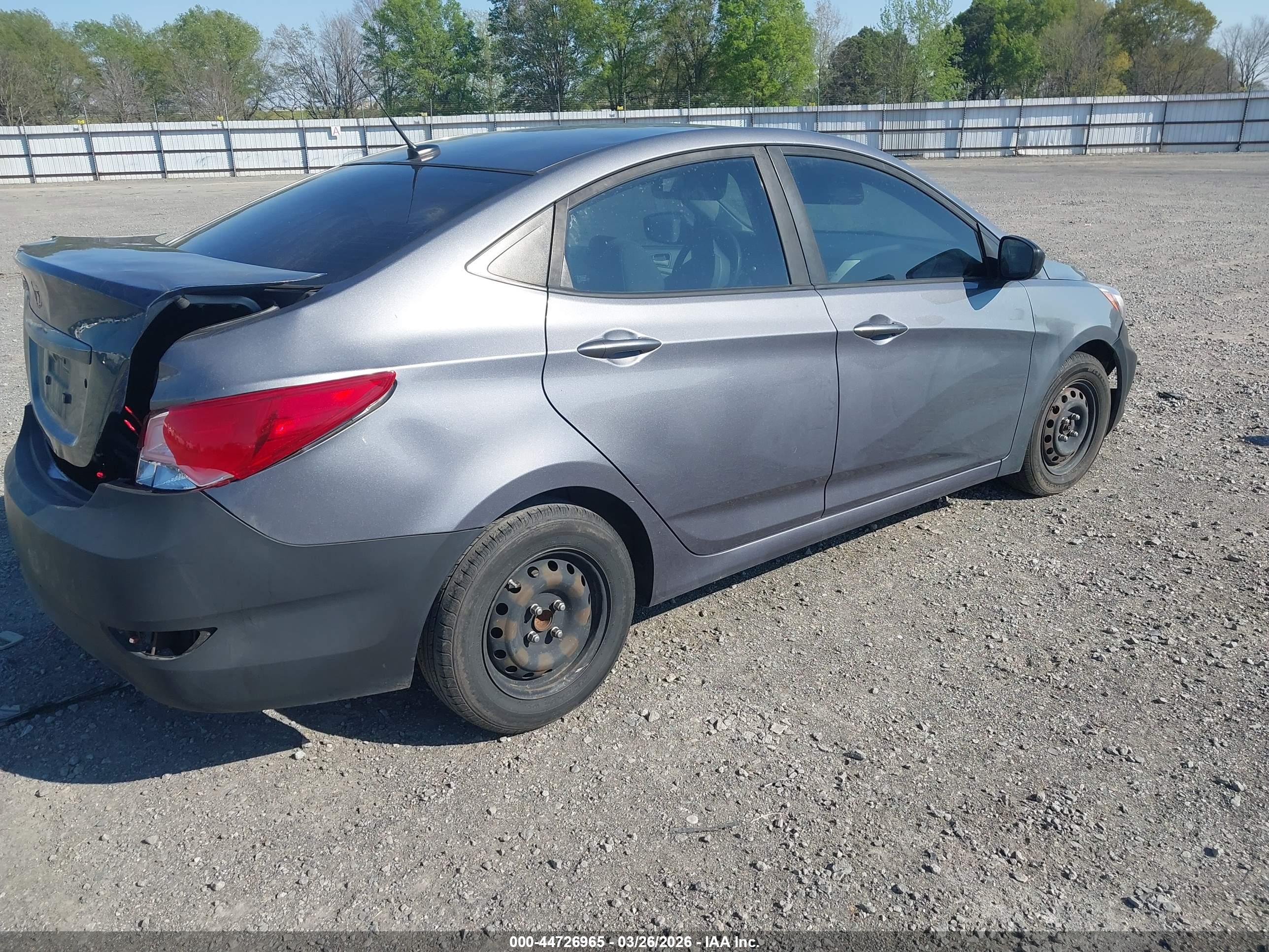HYUNDAI ACCENT image 4