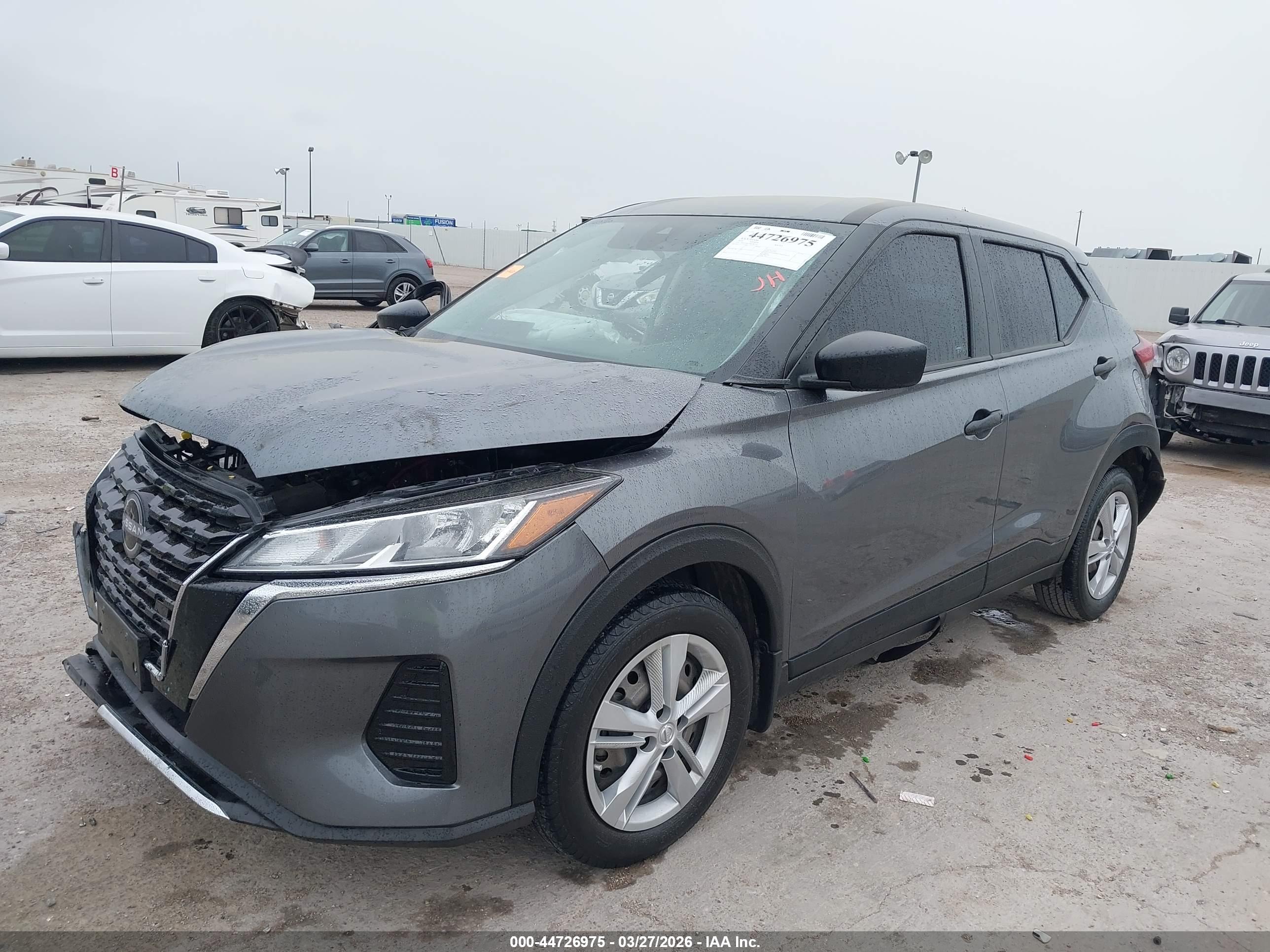 NISSAN KICKS image 2