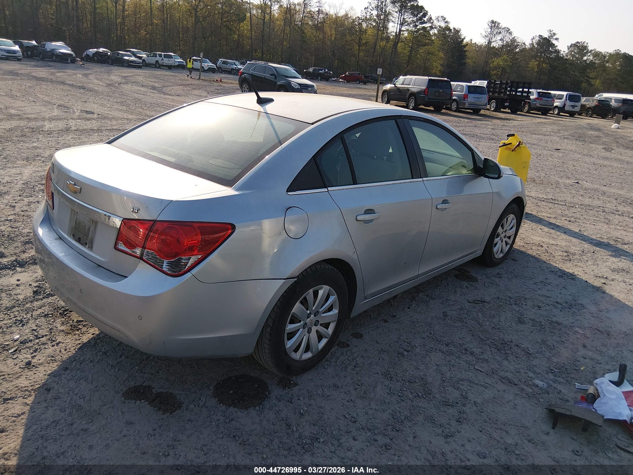 CHEVROLET CRUZE image 4