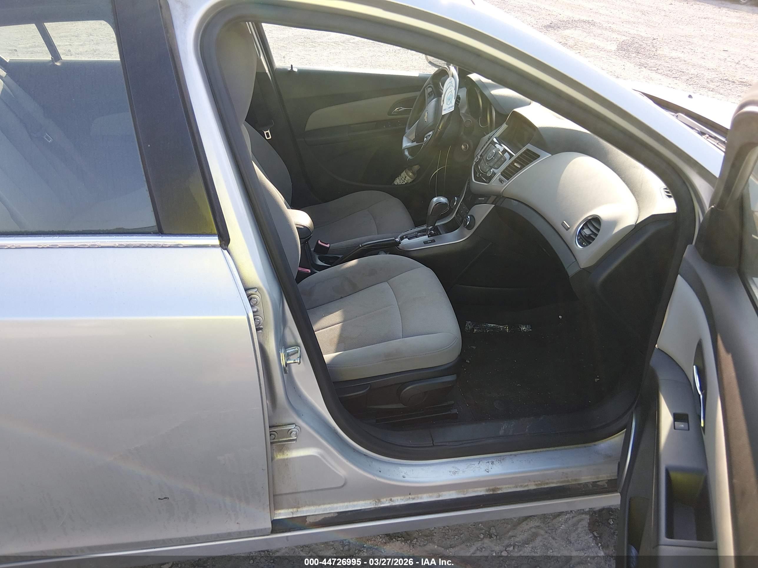 CHEVROLET CRUZE image 5