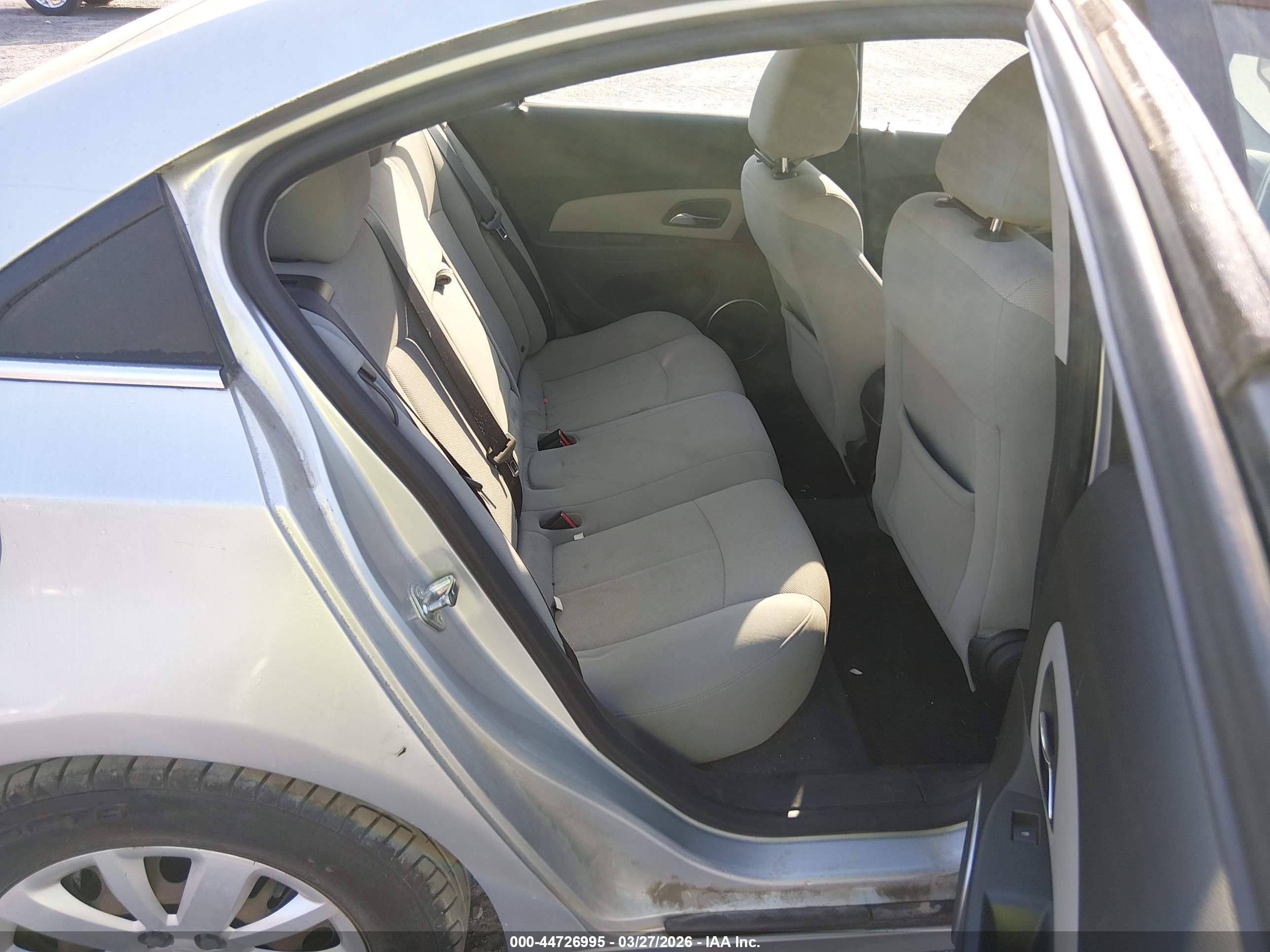 CHEVROLET CRUZE image 8