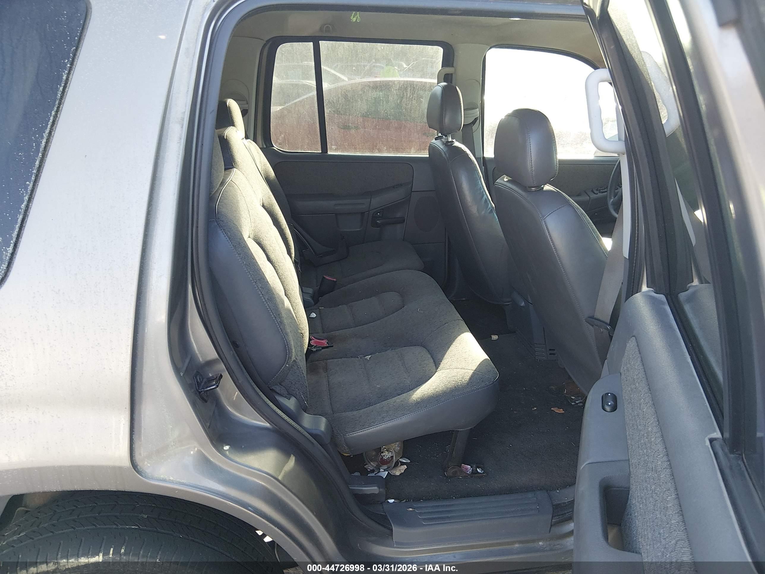 FORD EXPLORER image 8