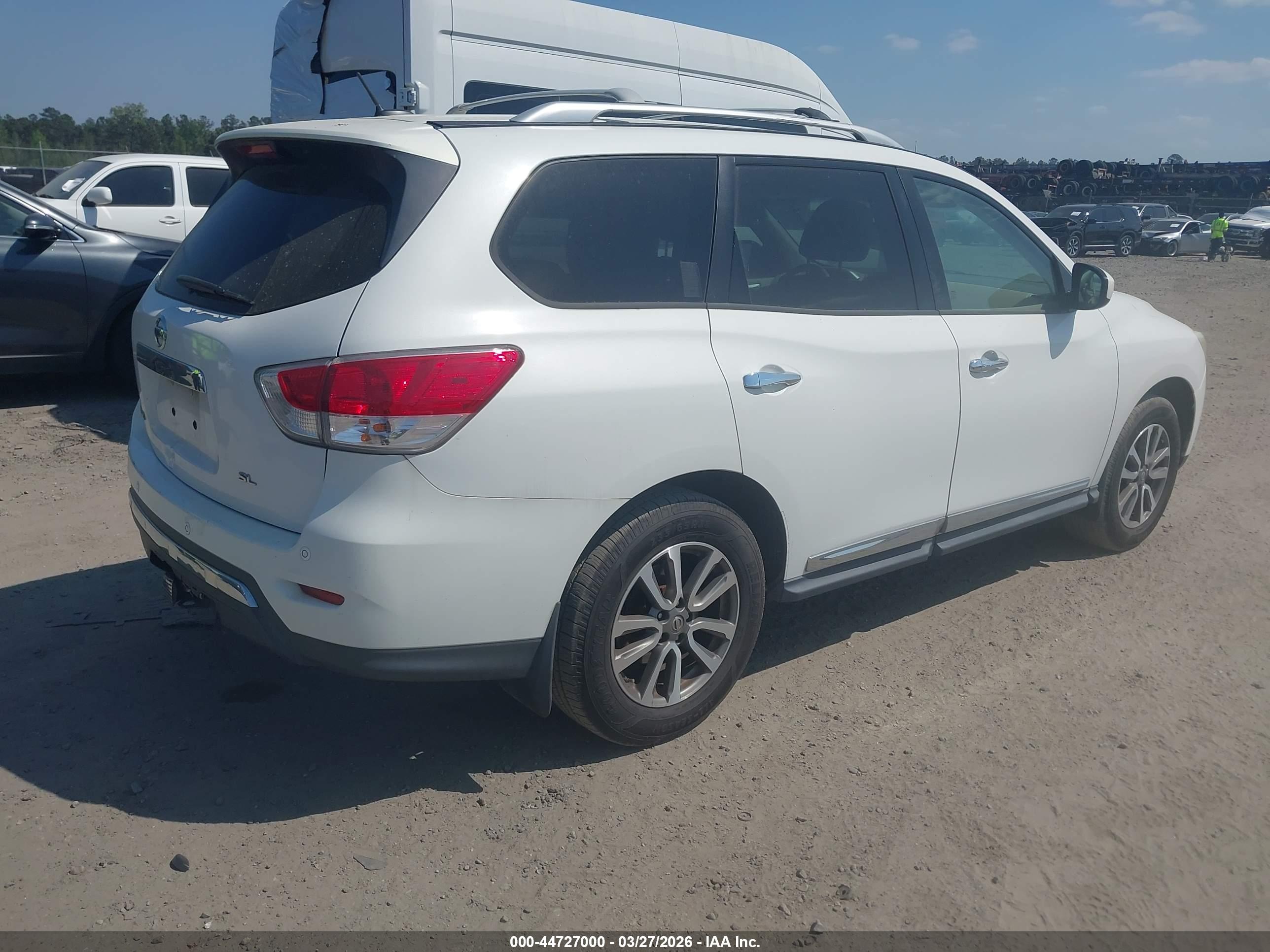 NISSAN PATHFINDER image 4