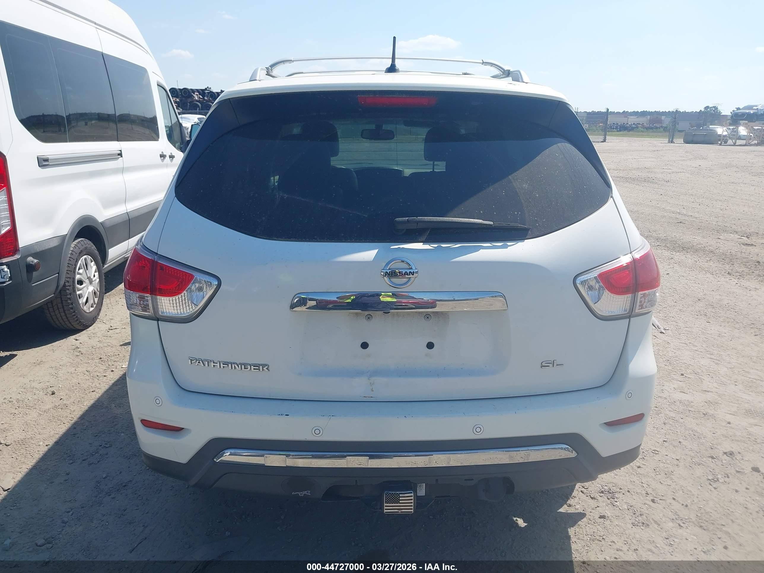 NISSAN PATHFINDER image 6
