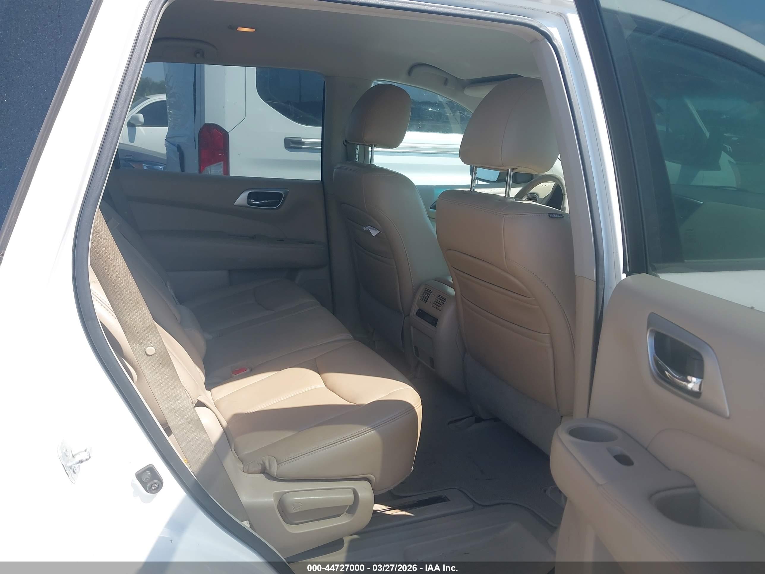 NISSAN PATHFINDER image 8