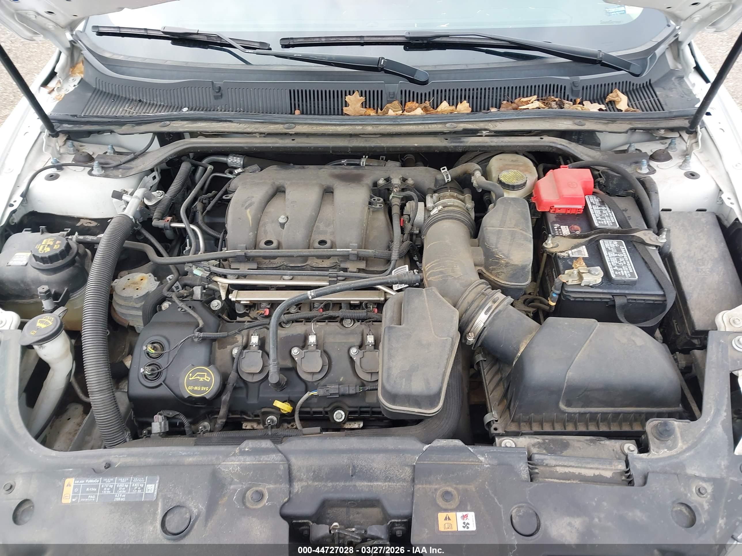FORD TAURUS image 10