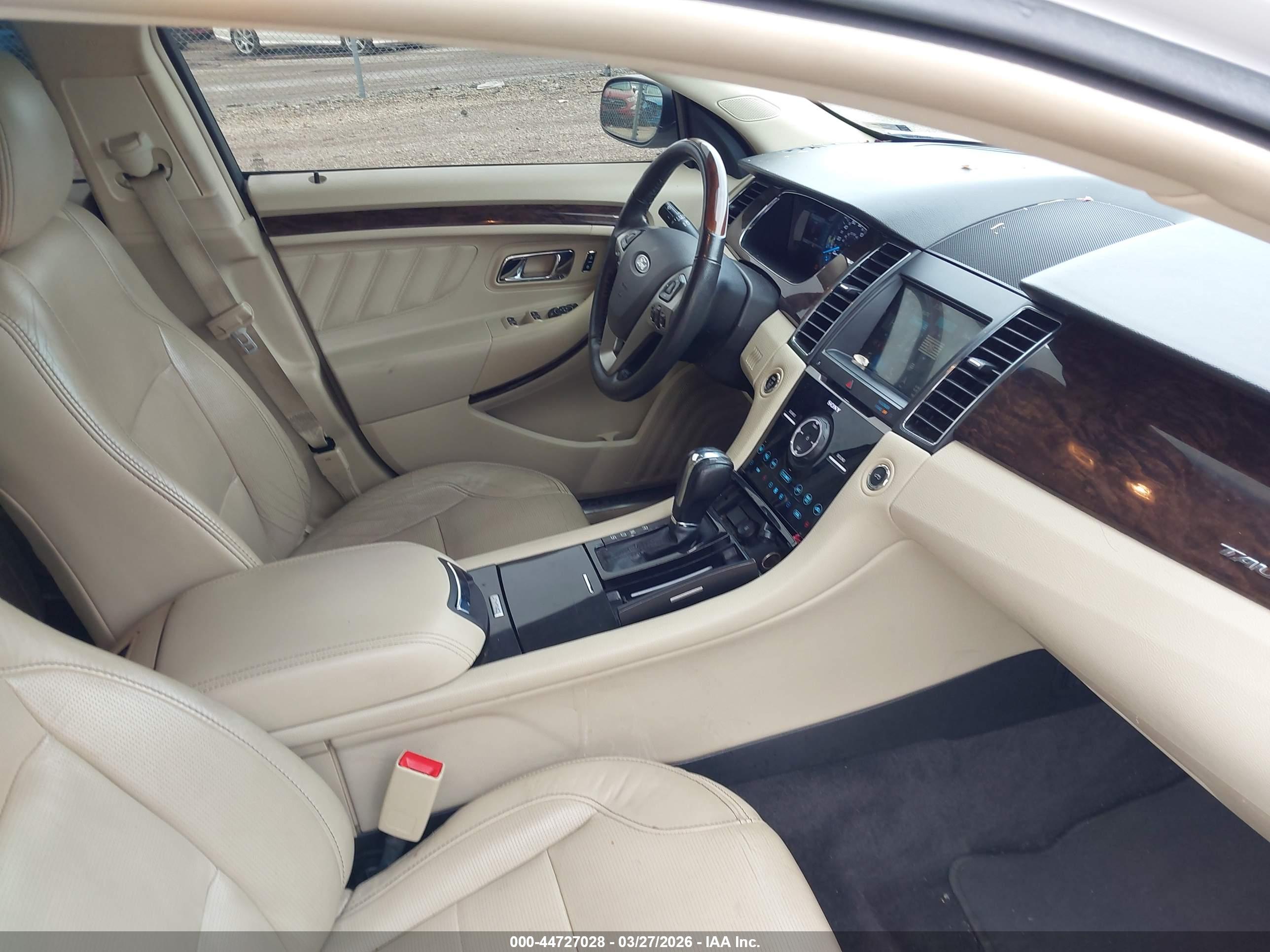 FORD TAURUS image 5