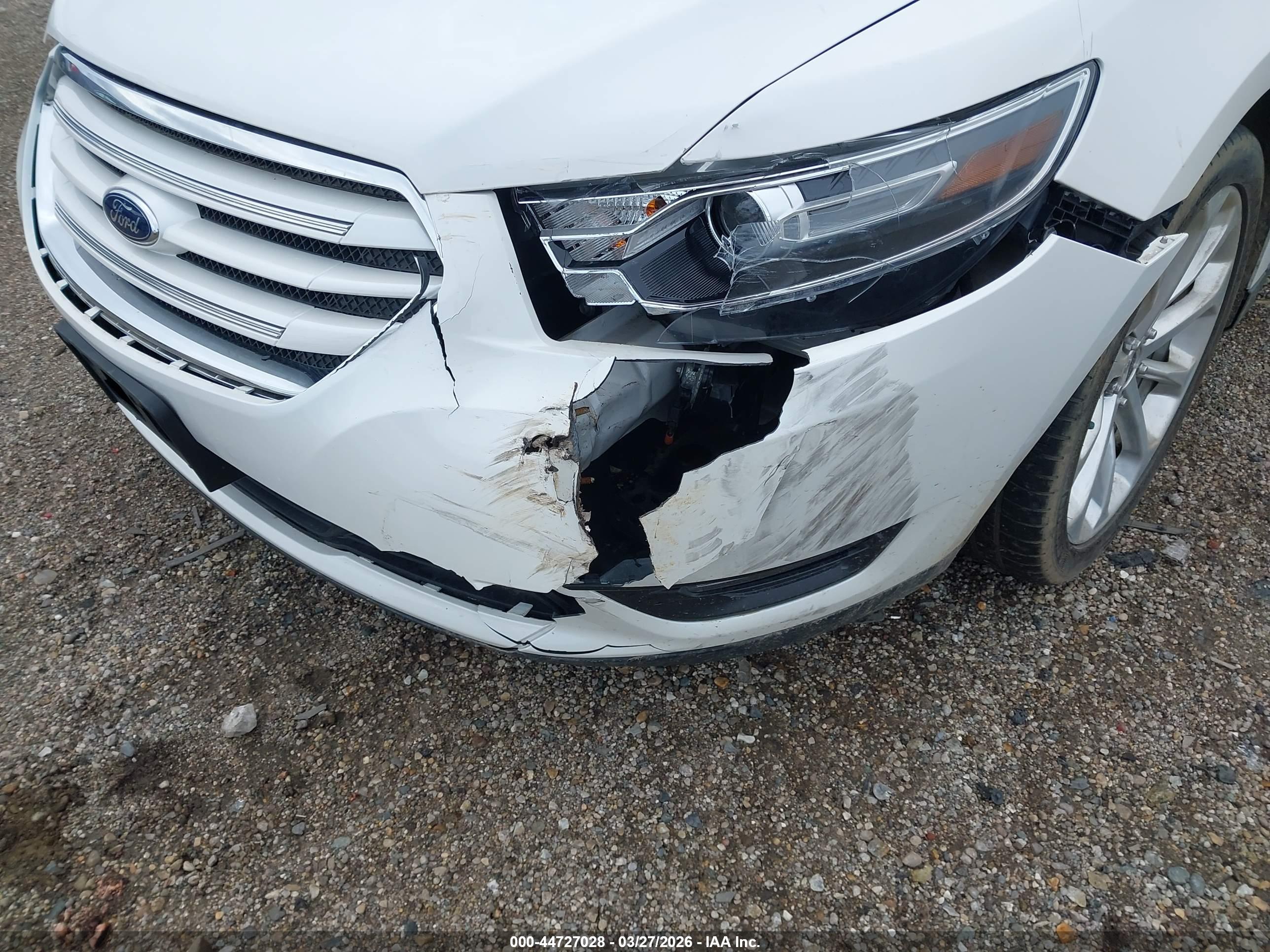 FORD TAURUS image 6