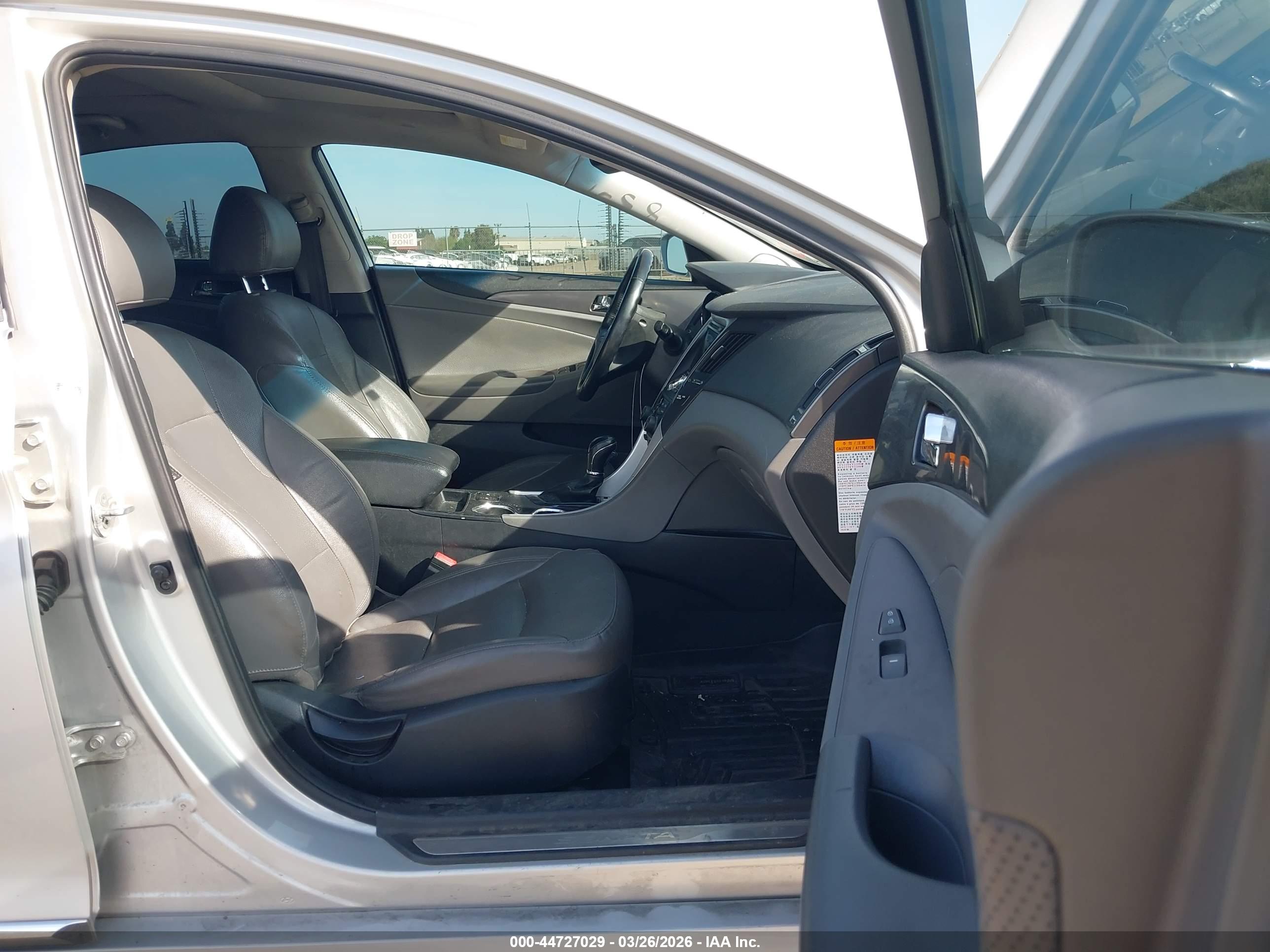 HYUNDAI SONATA image 5