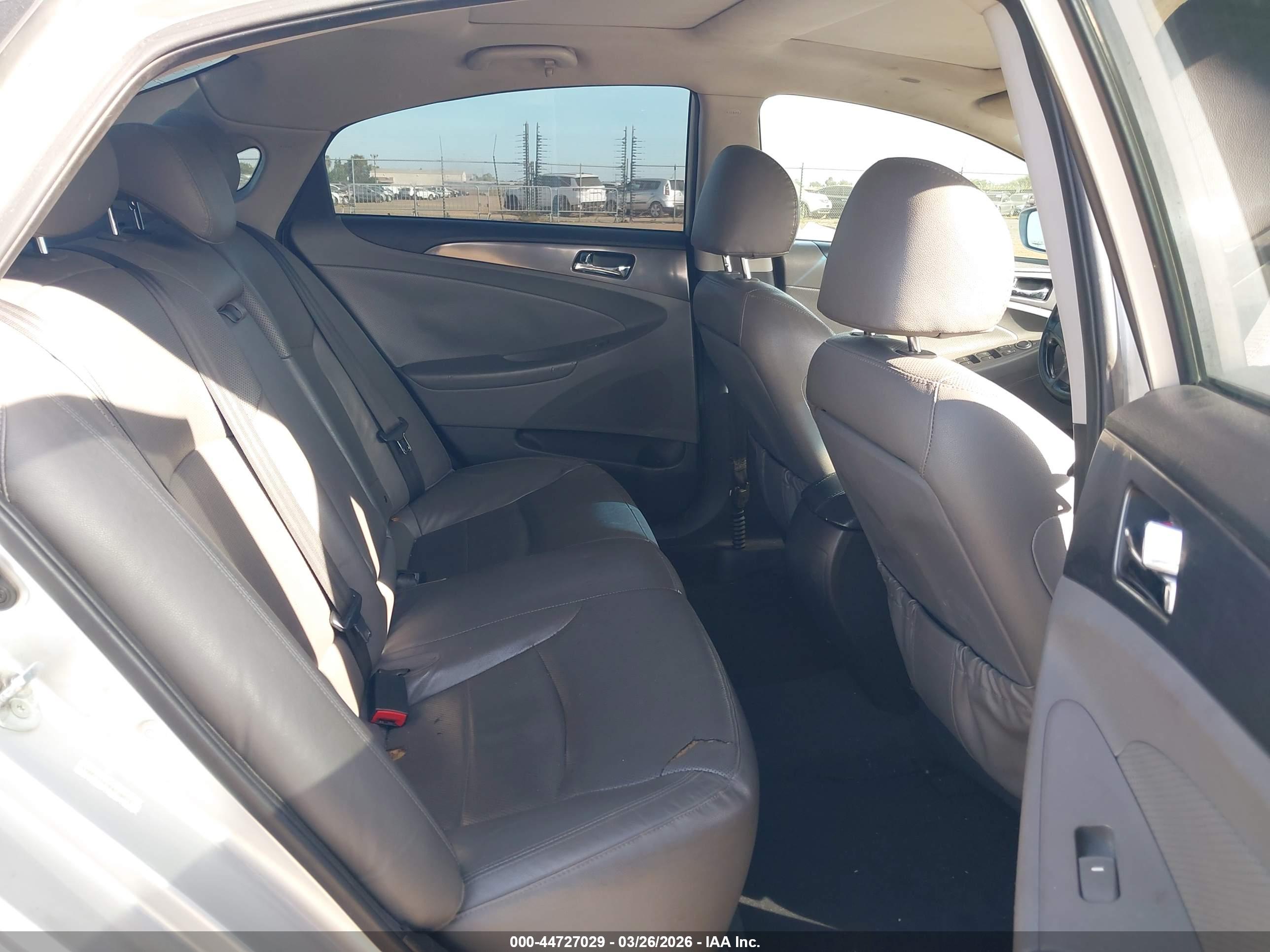 HYUNDAI SONATA image 8