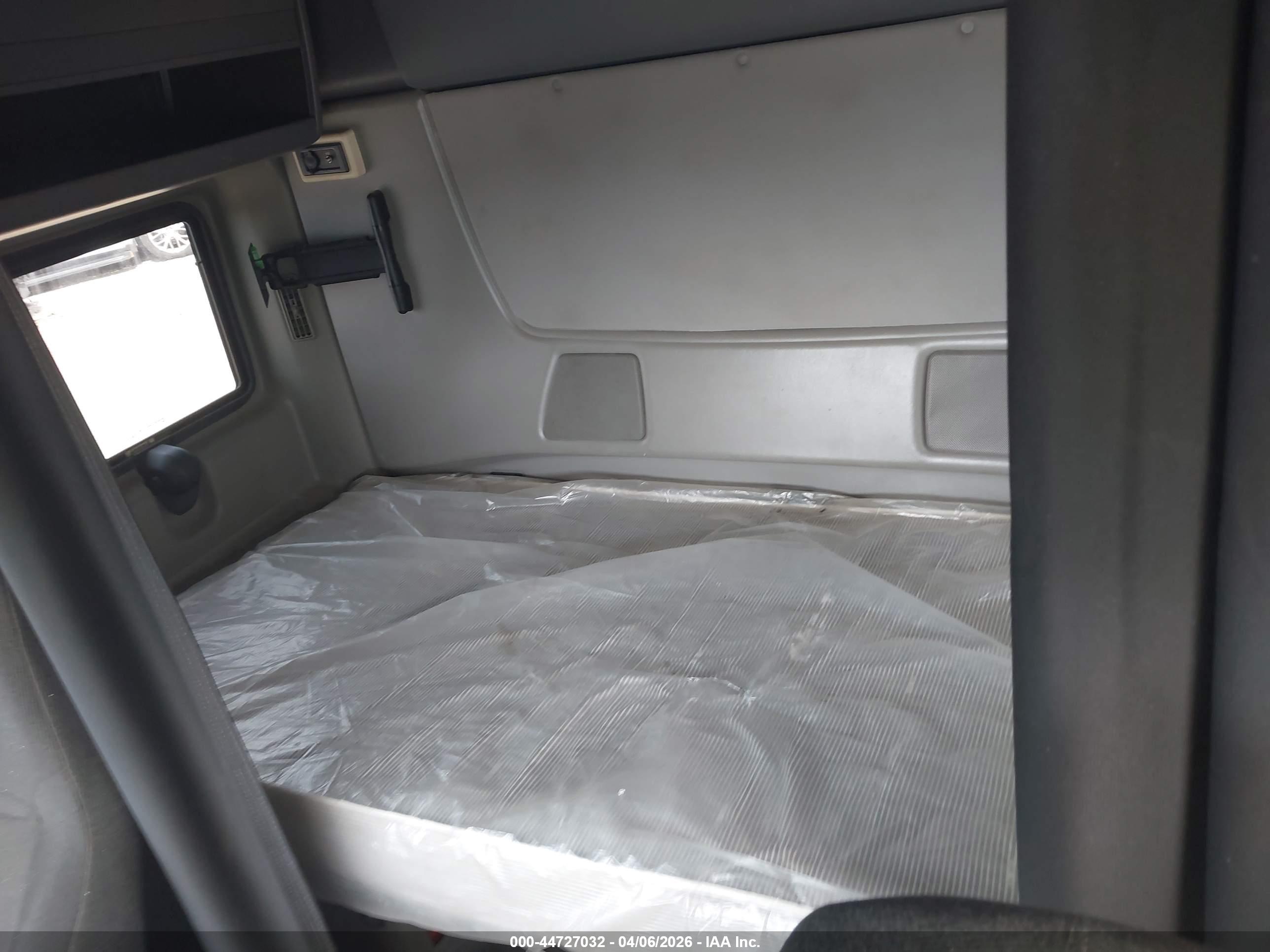 INTERNATIONAL PROSTAR image 8