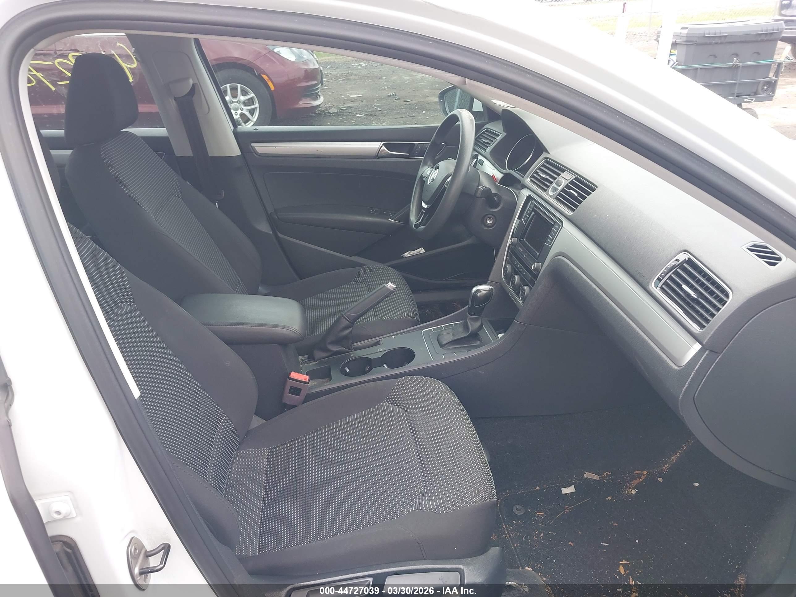 VOLKSWAGEN PASSAT image 5
