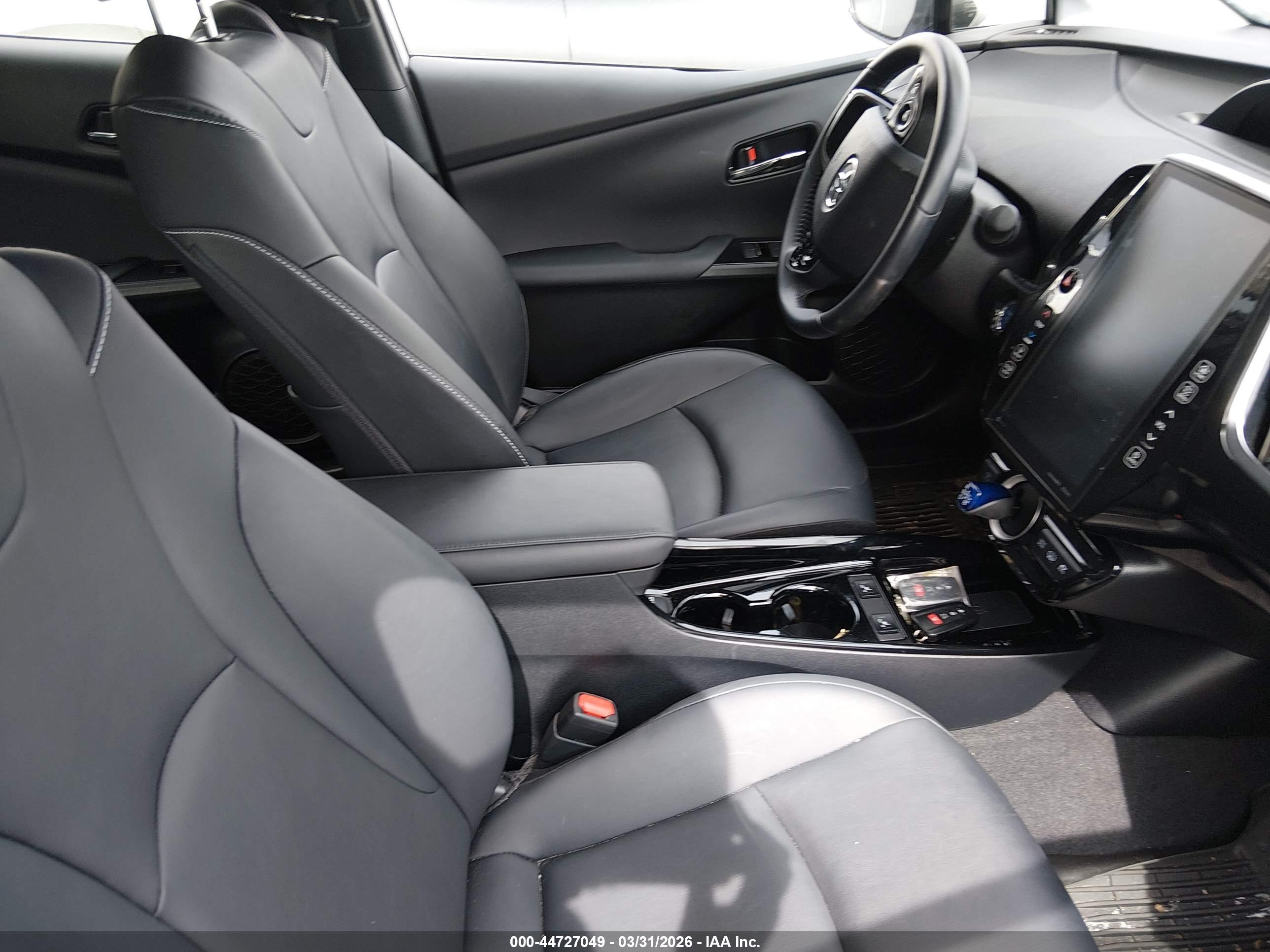 TOYOTA PRIUS image 5