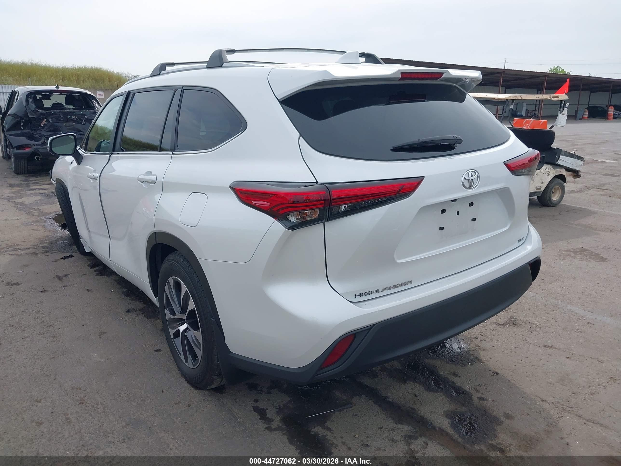 TOYOTA HIGHLANDER image 3