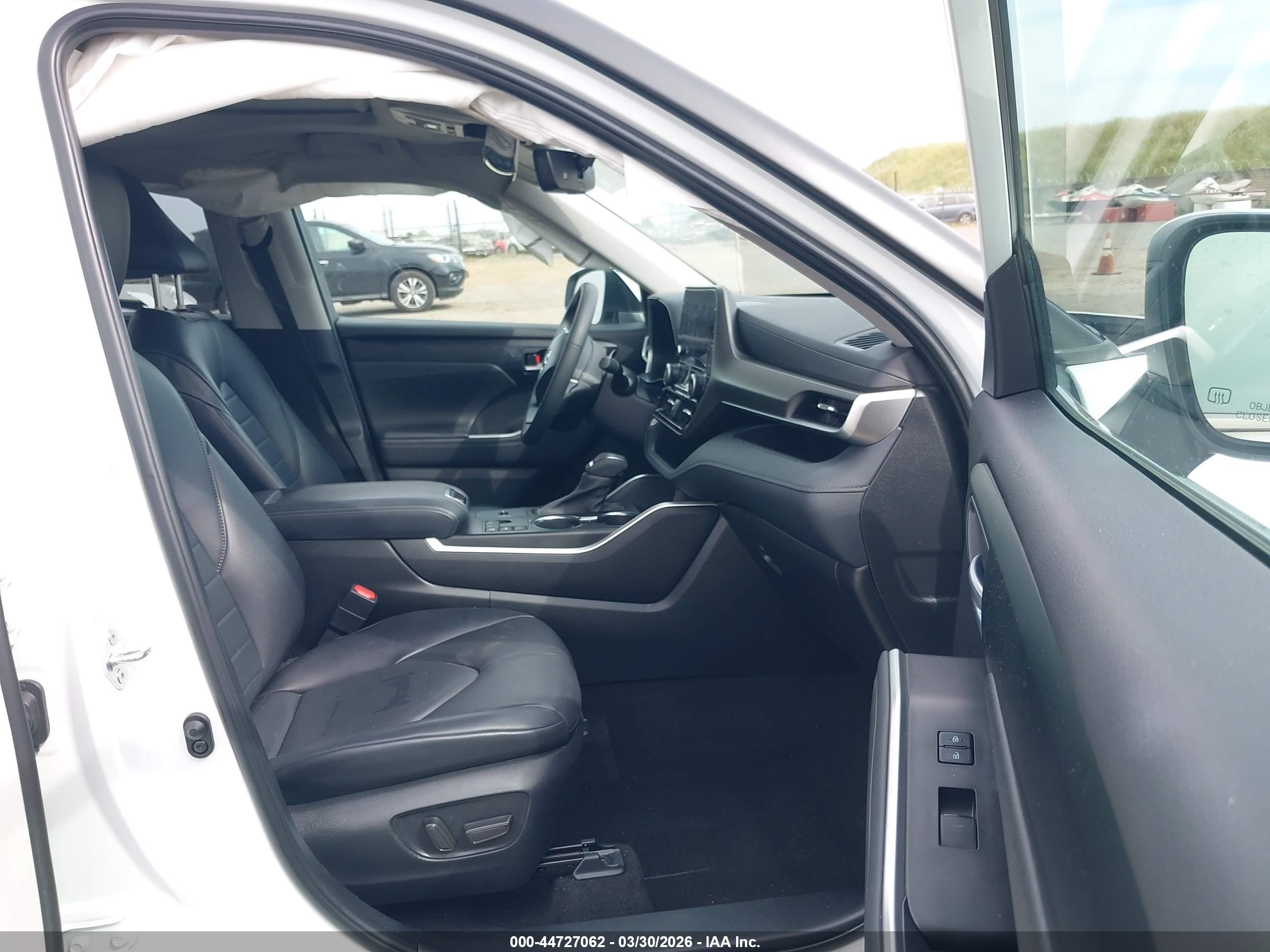 TOYOTA HIGHLANDER image 5