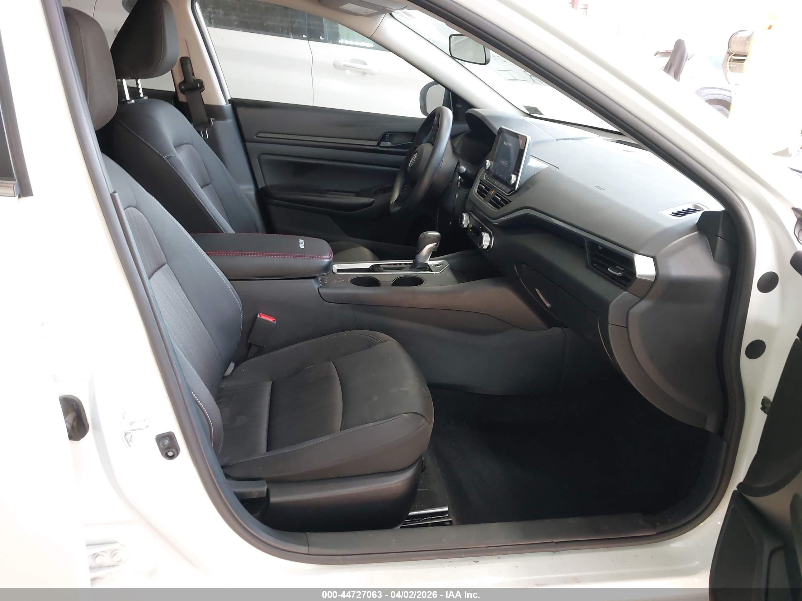 NISSAN ALTIMA image 5