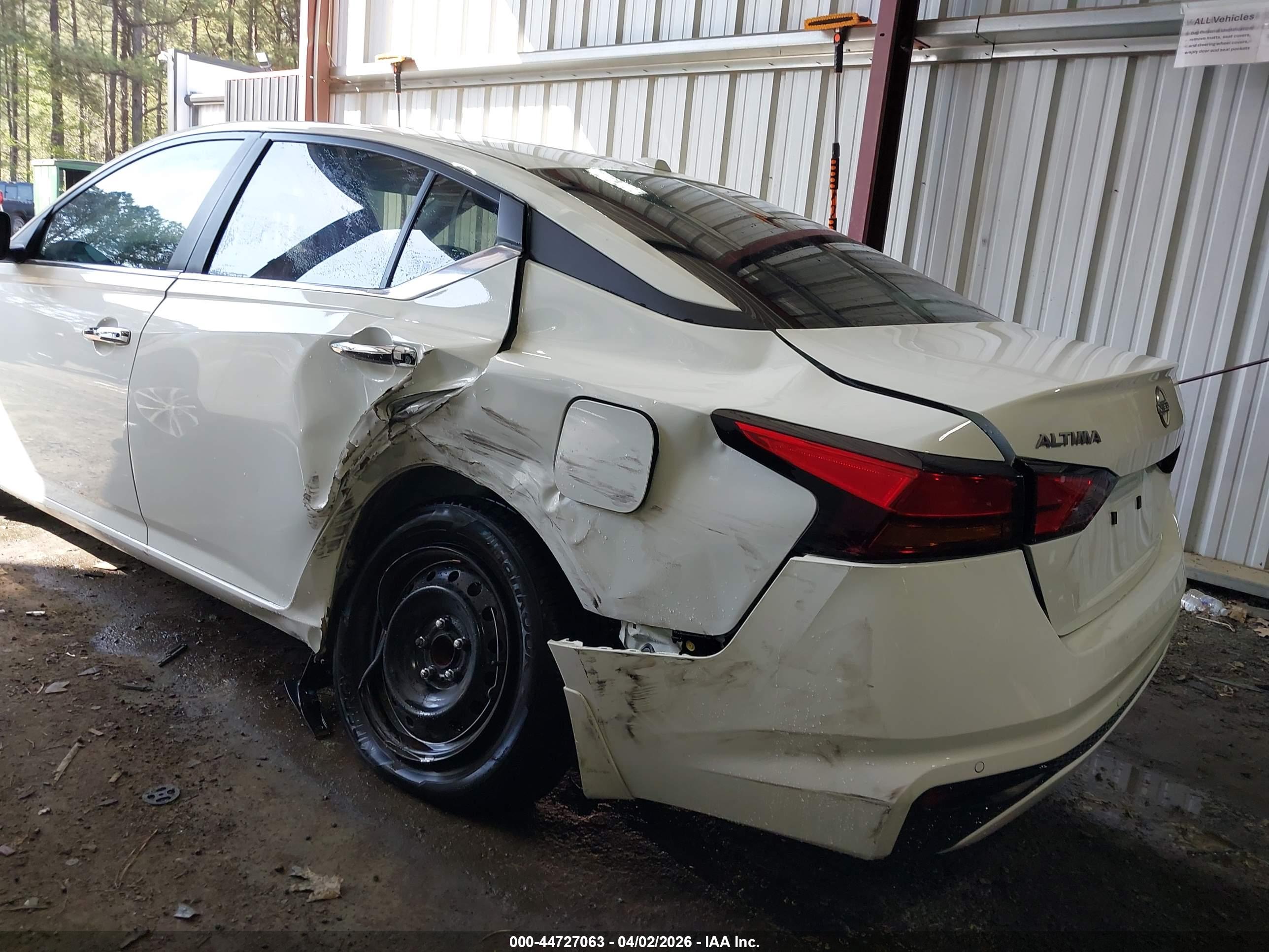 NISSAN ALTIMA image 6
