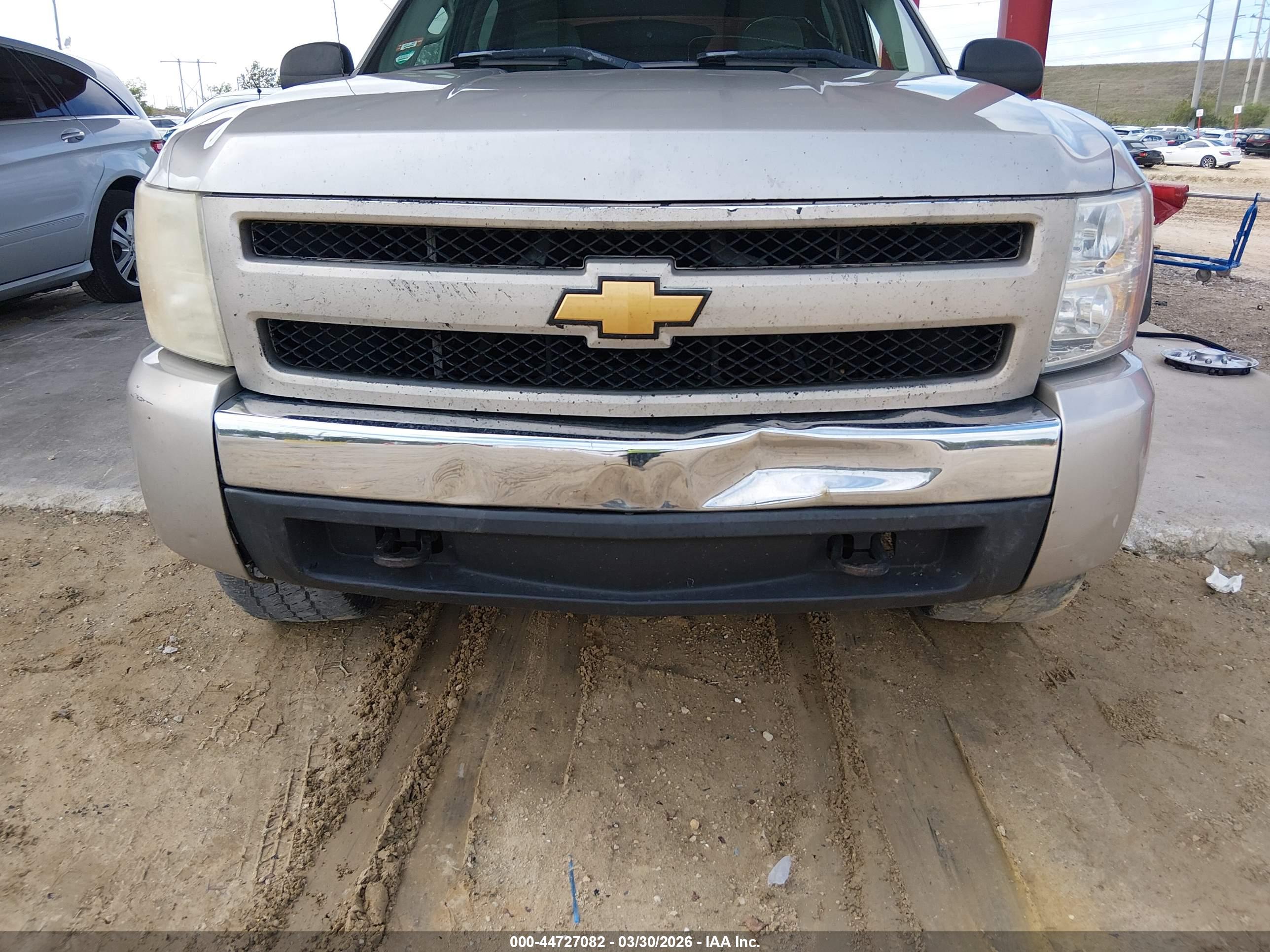 CHEVROLET SILVERADO image 6