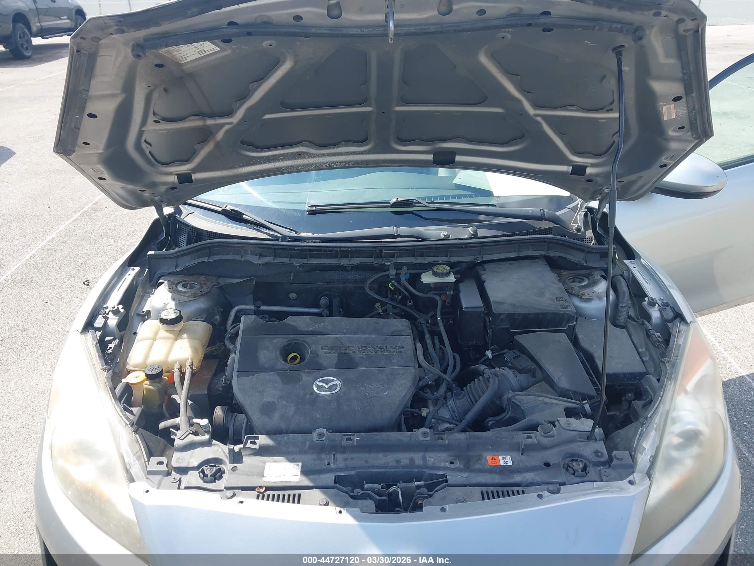 MAZDA MAZDA3 image 10