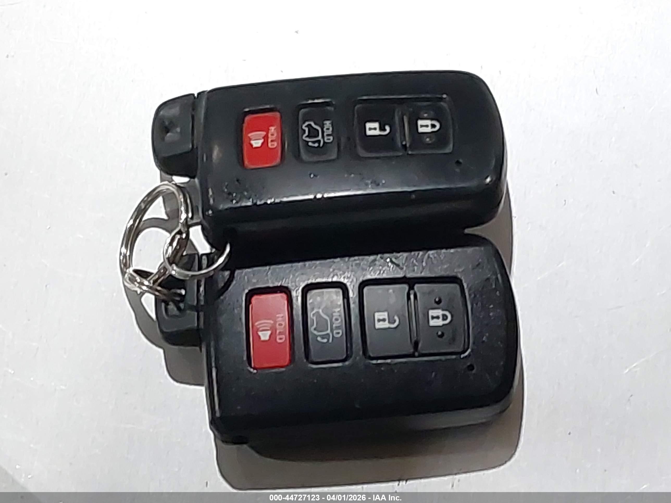 TOYOTA RAV4 image 11