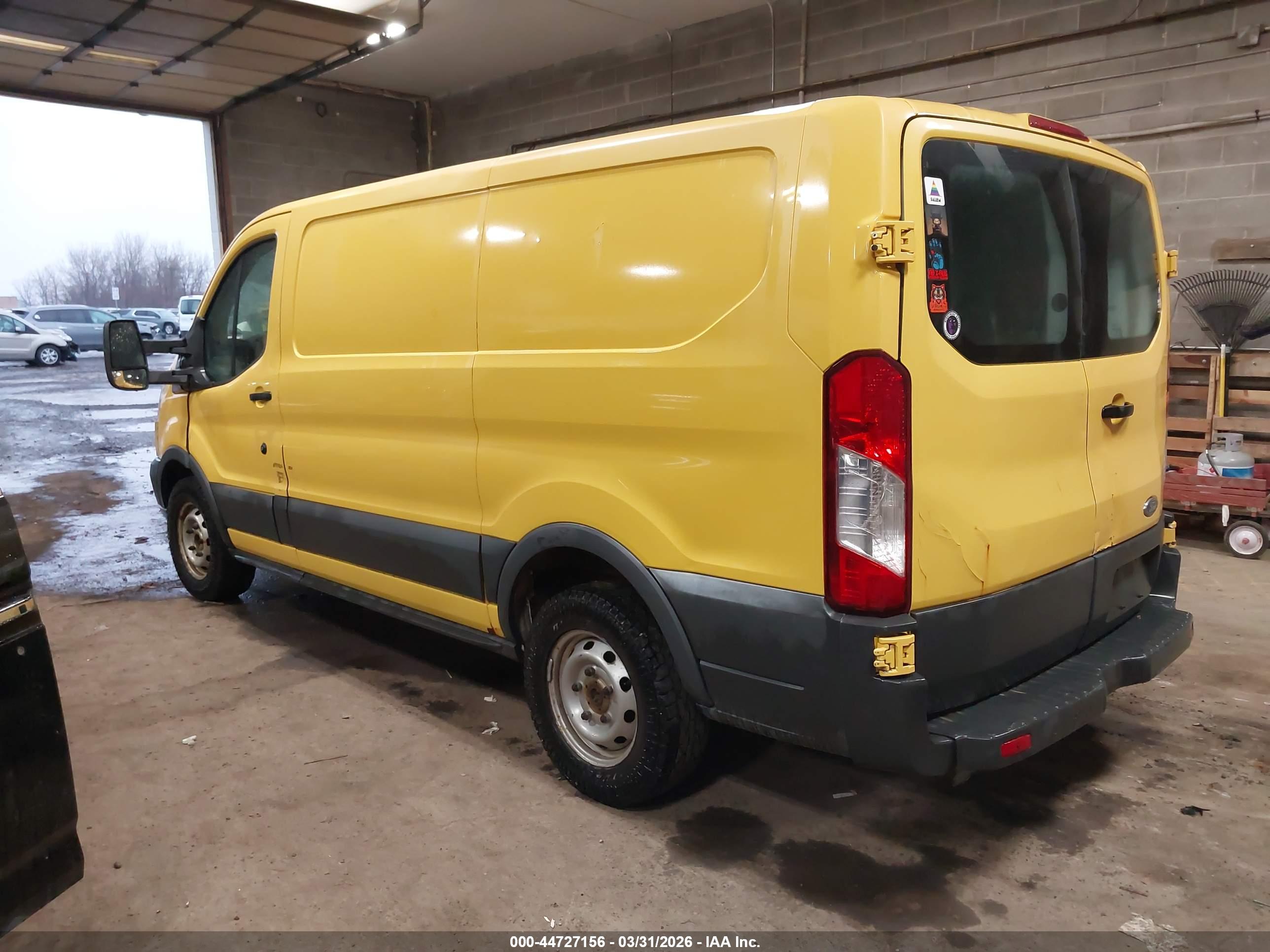 FORD TRANSIT-150 image 3