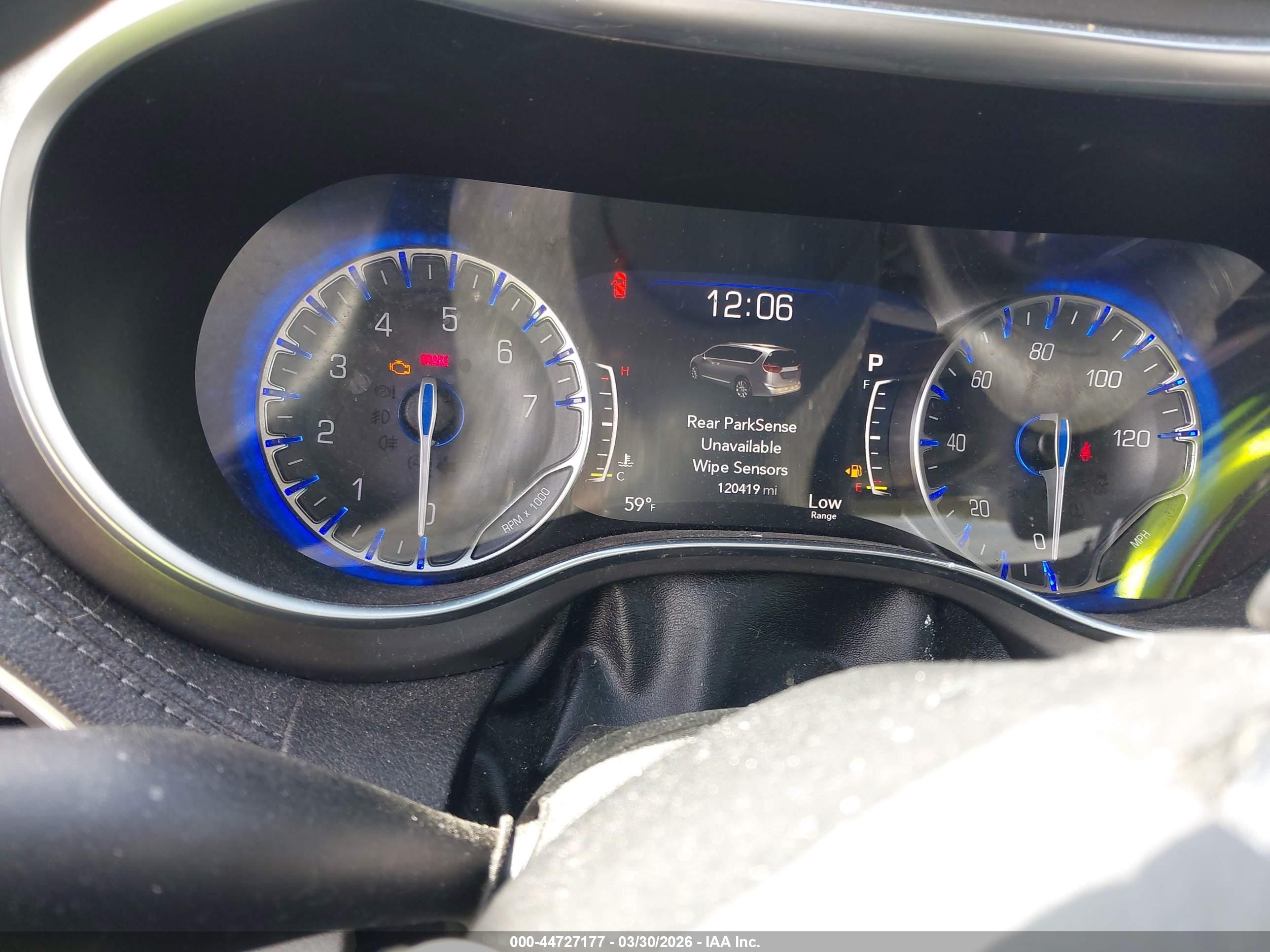 CHRYSLER PACIFICA image 7