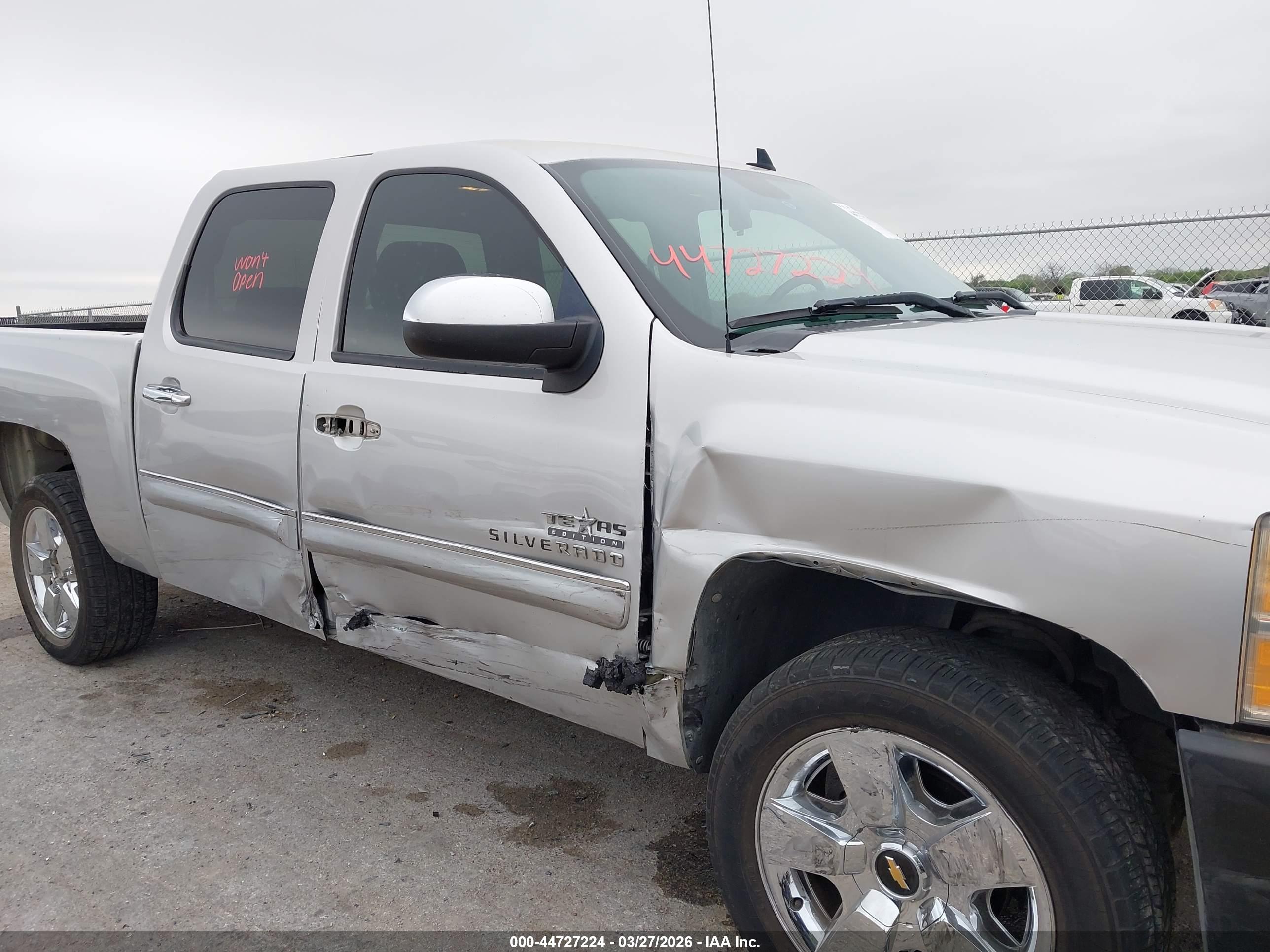 CHEVROLET SILVERADO image 6